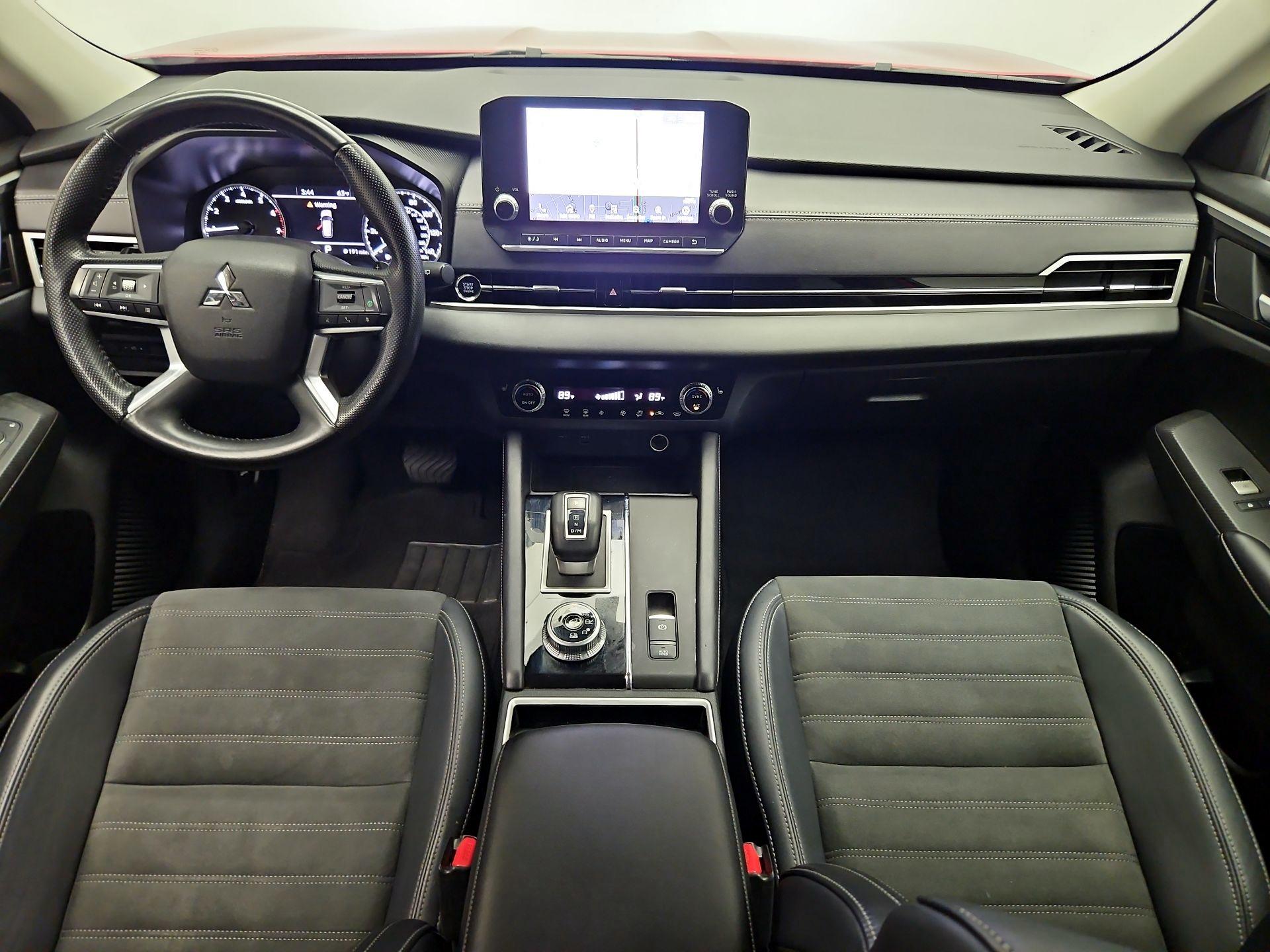 Thumbnail: 2024 Mitsubishi Outlander - 9