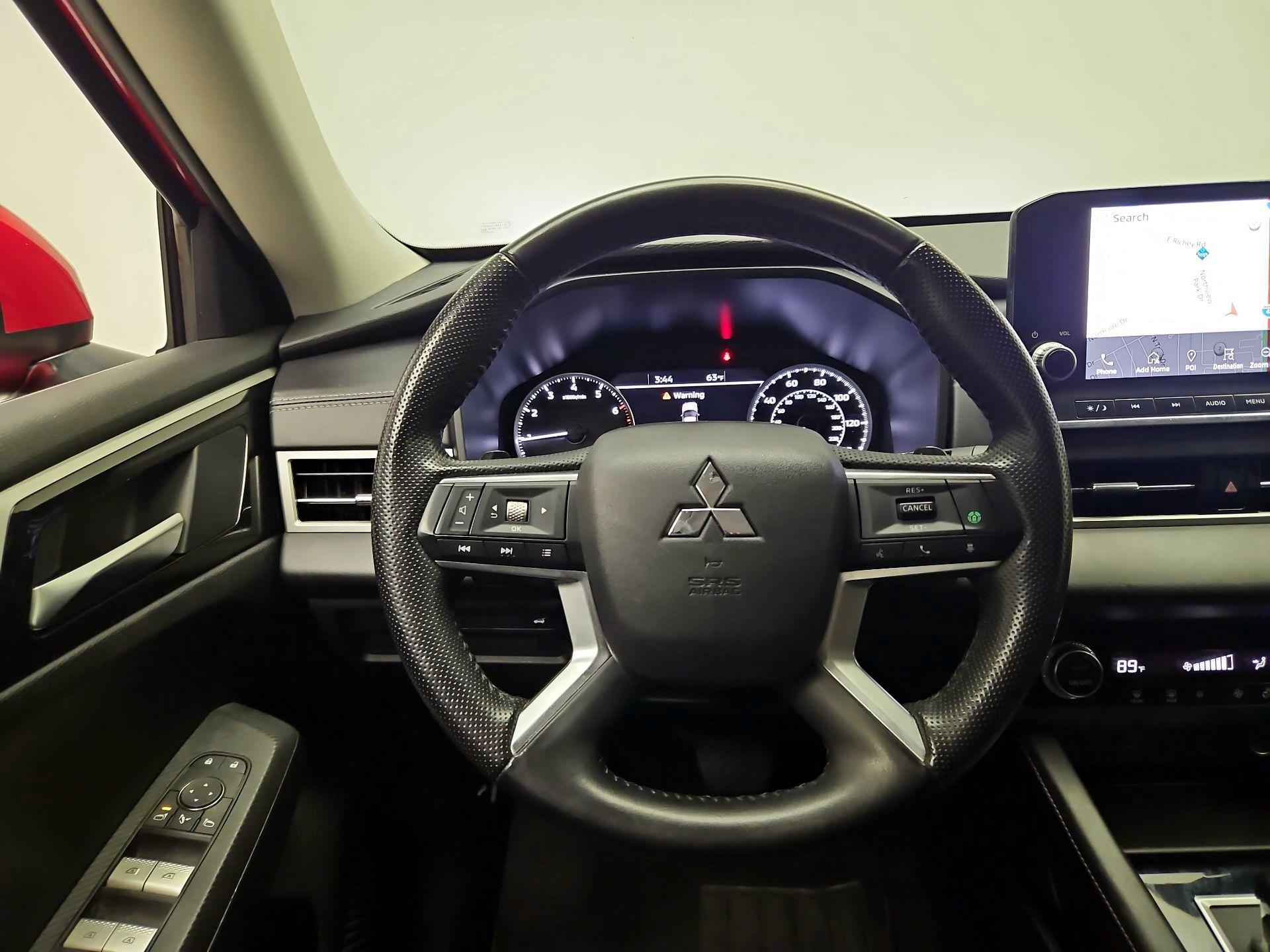 Thumbnail: 2024 Mitsubishi Outlander - 10