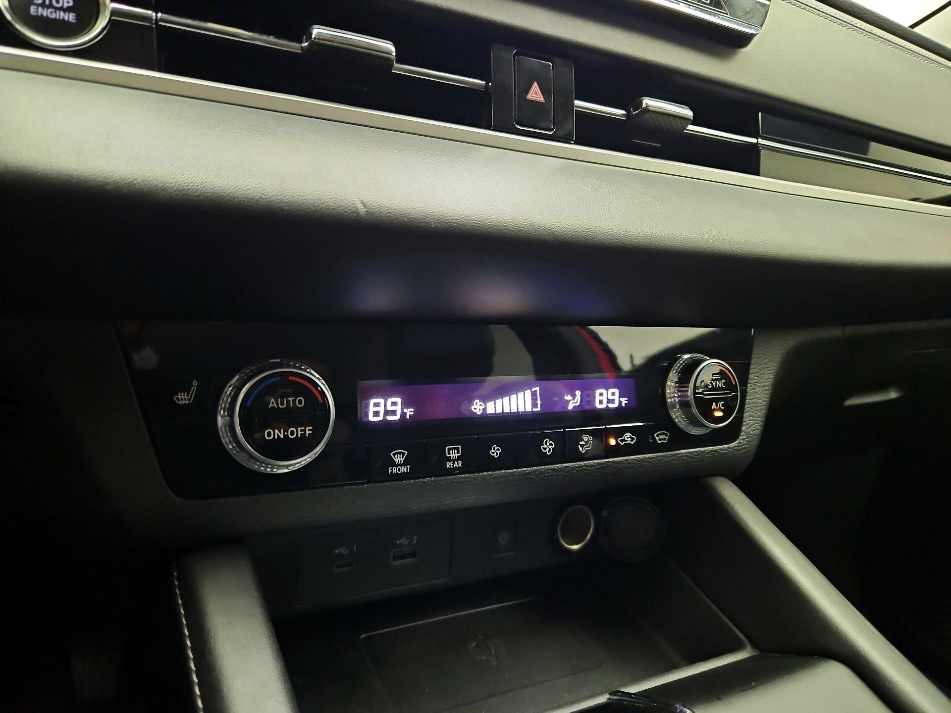 Thumbnail: 2024 Mitsubishi Outlander - 16