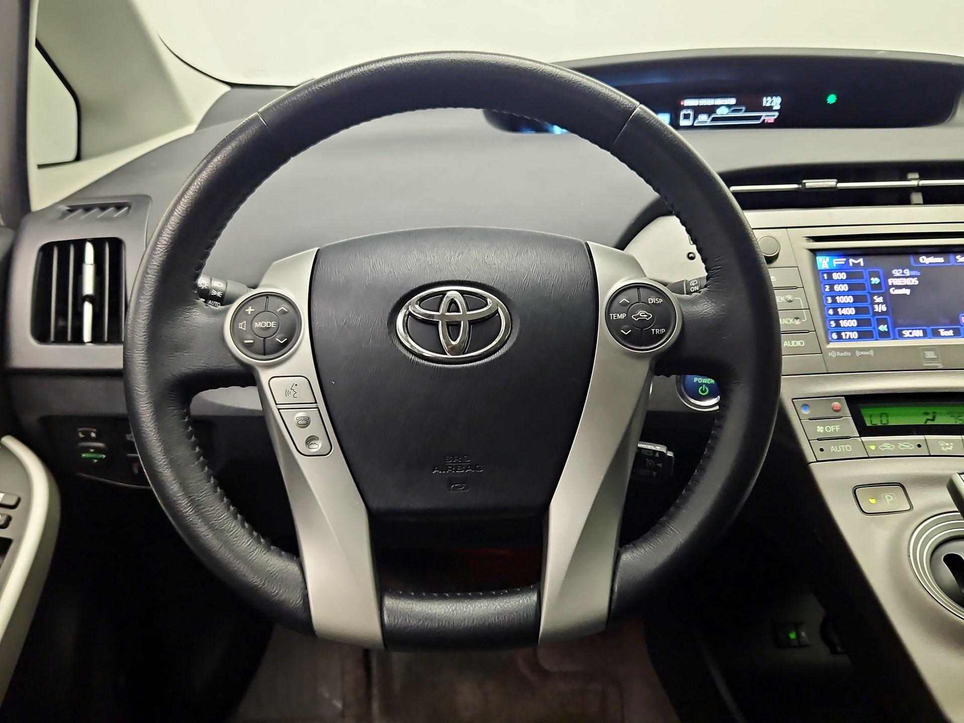 Thumbnail: 2014 Toyota Prius - 10