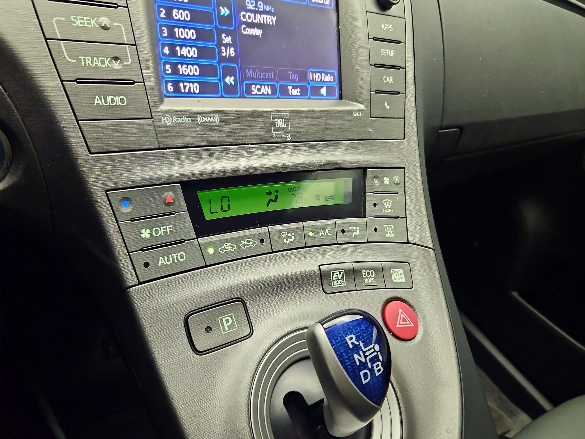 Thumbnail: 2014 Toyota Prius - 16