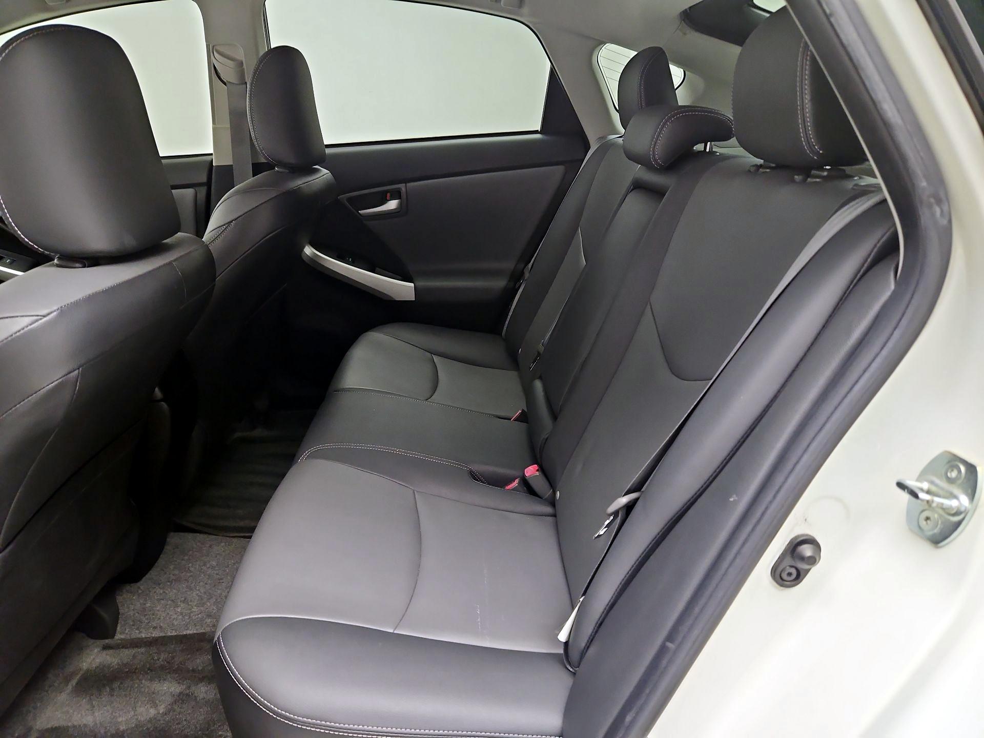 Thumbnail: 2014 Toyota Prius - 19