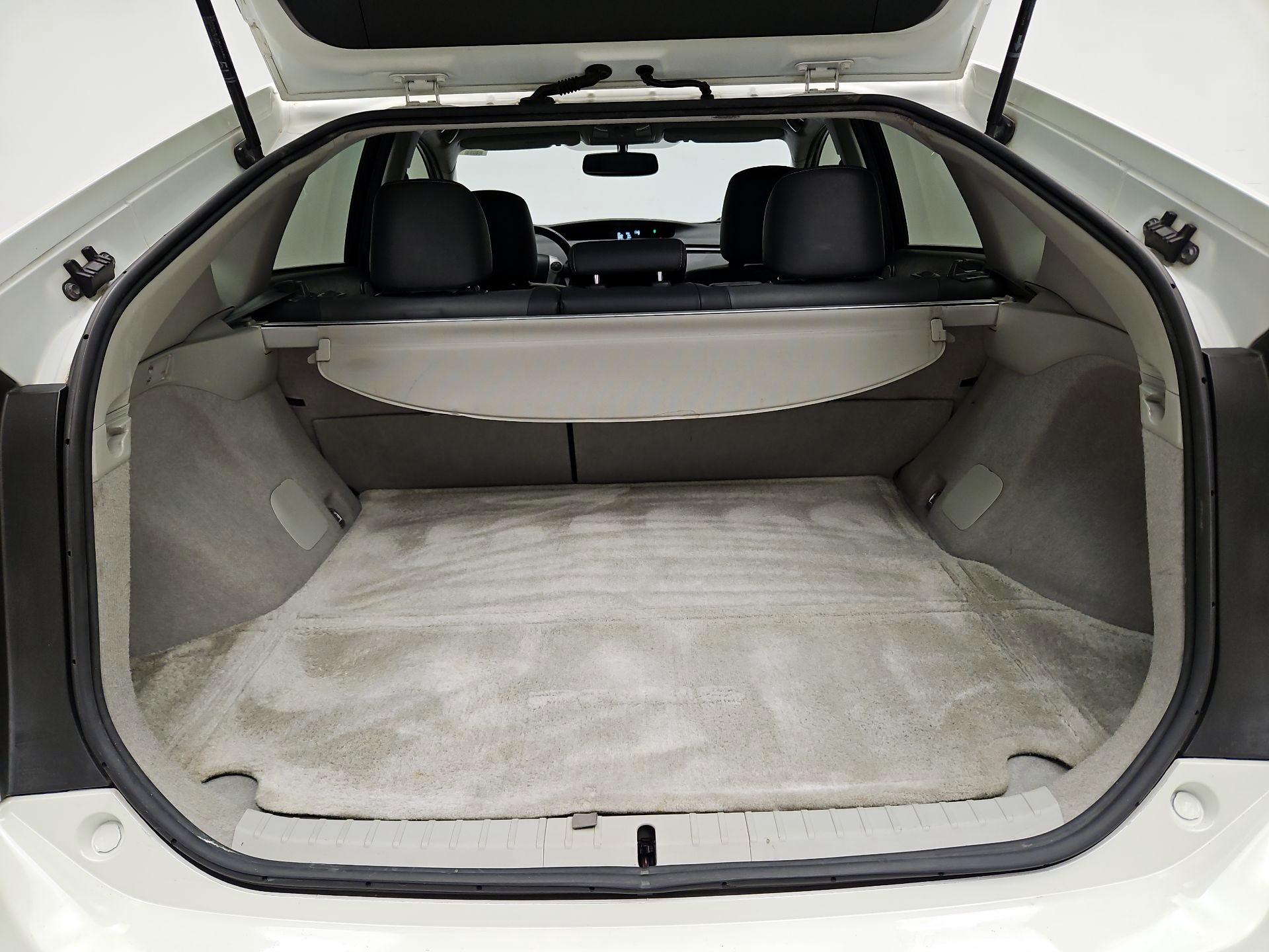 Thumbnail: 2014 Toyota Prius - 20