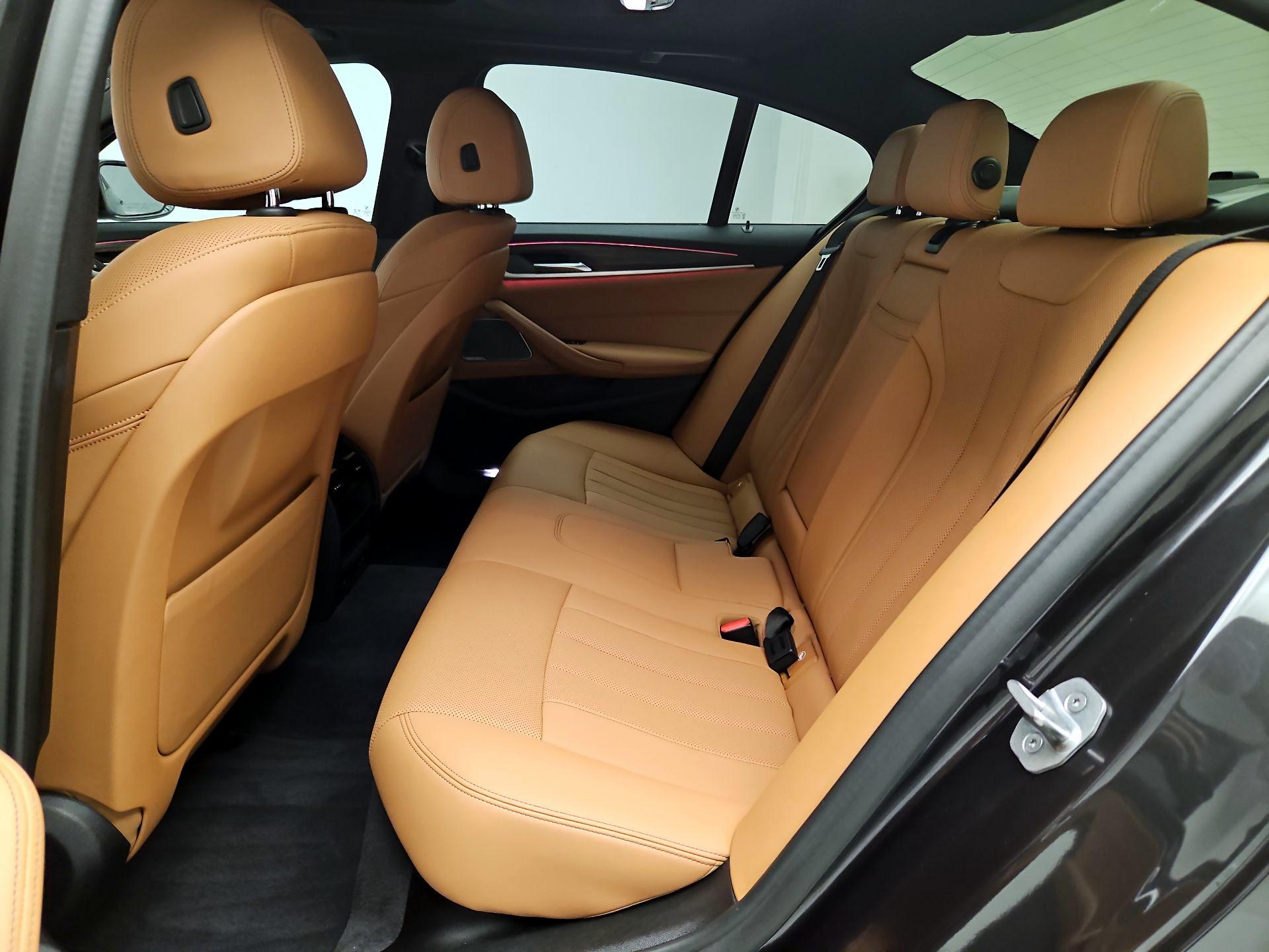 Thumbnail: 2021 BMW 5 Series - 18