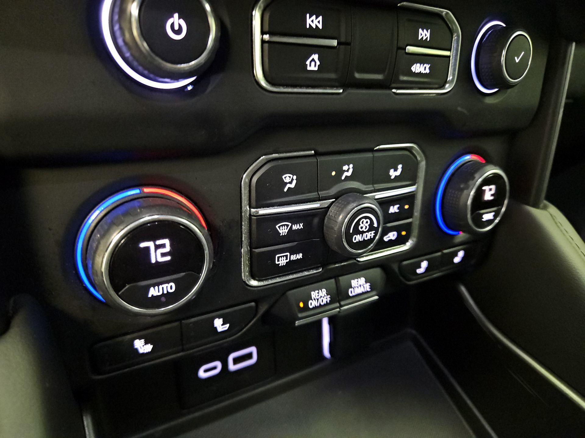 Thumbnail: 2022 Chevrolet Suburban - 16