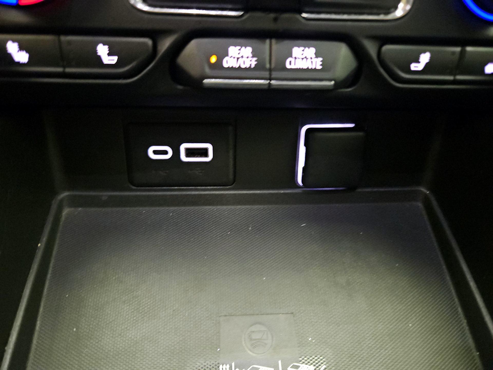 Thumbnail: 2022 Chevrolet Suburban - 18