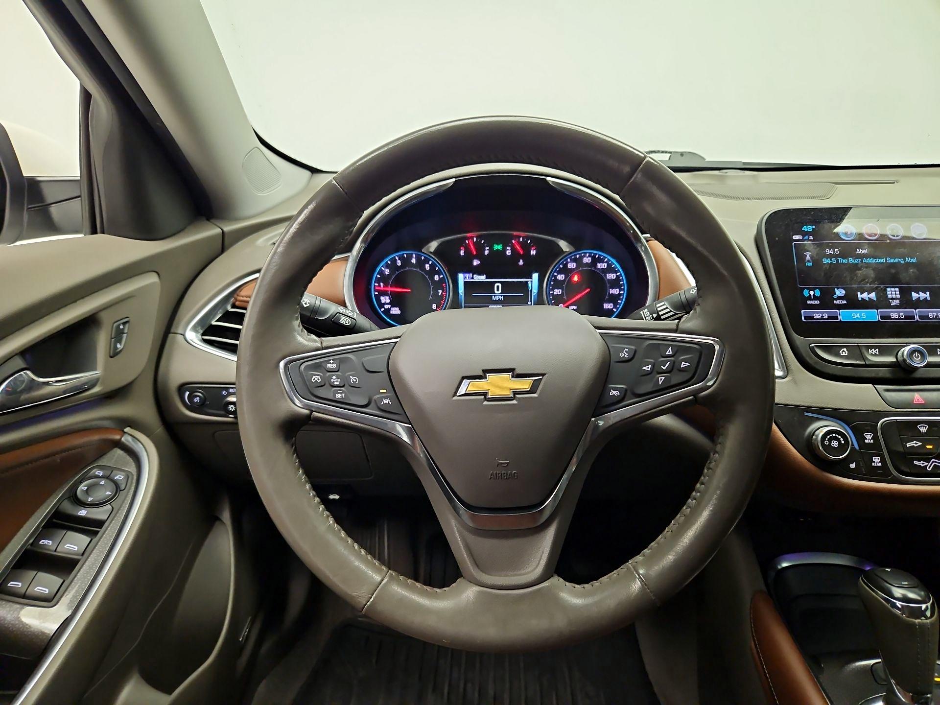 Thumbnail: 2018 Chevrolet Malibu - 10