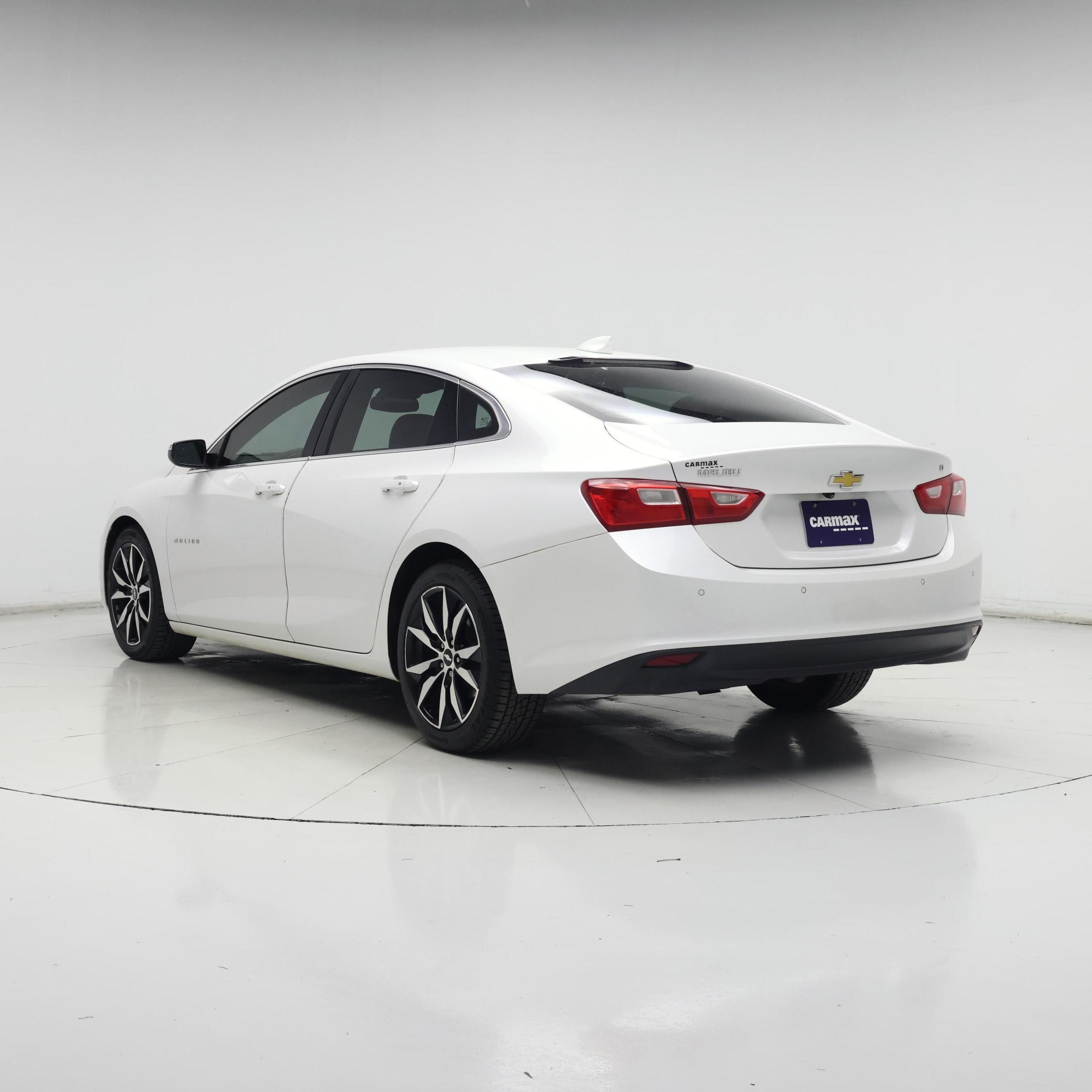 Thumbnail: 2018 Chevrolet Malibu - 2