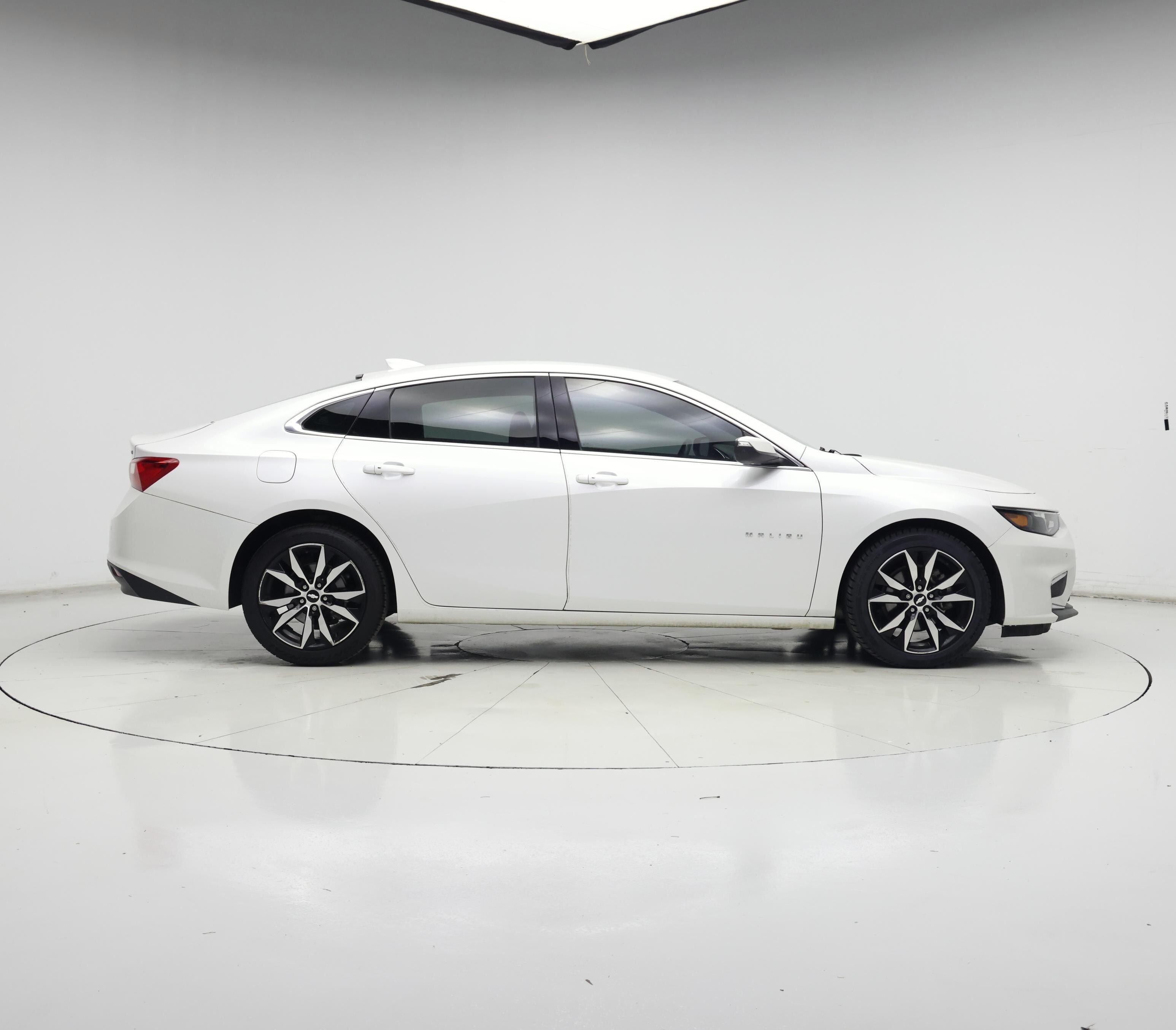 Thumbnail: 2018 Chevrolet Malibu - 7
