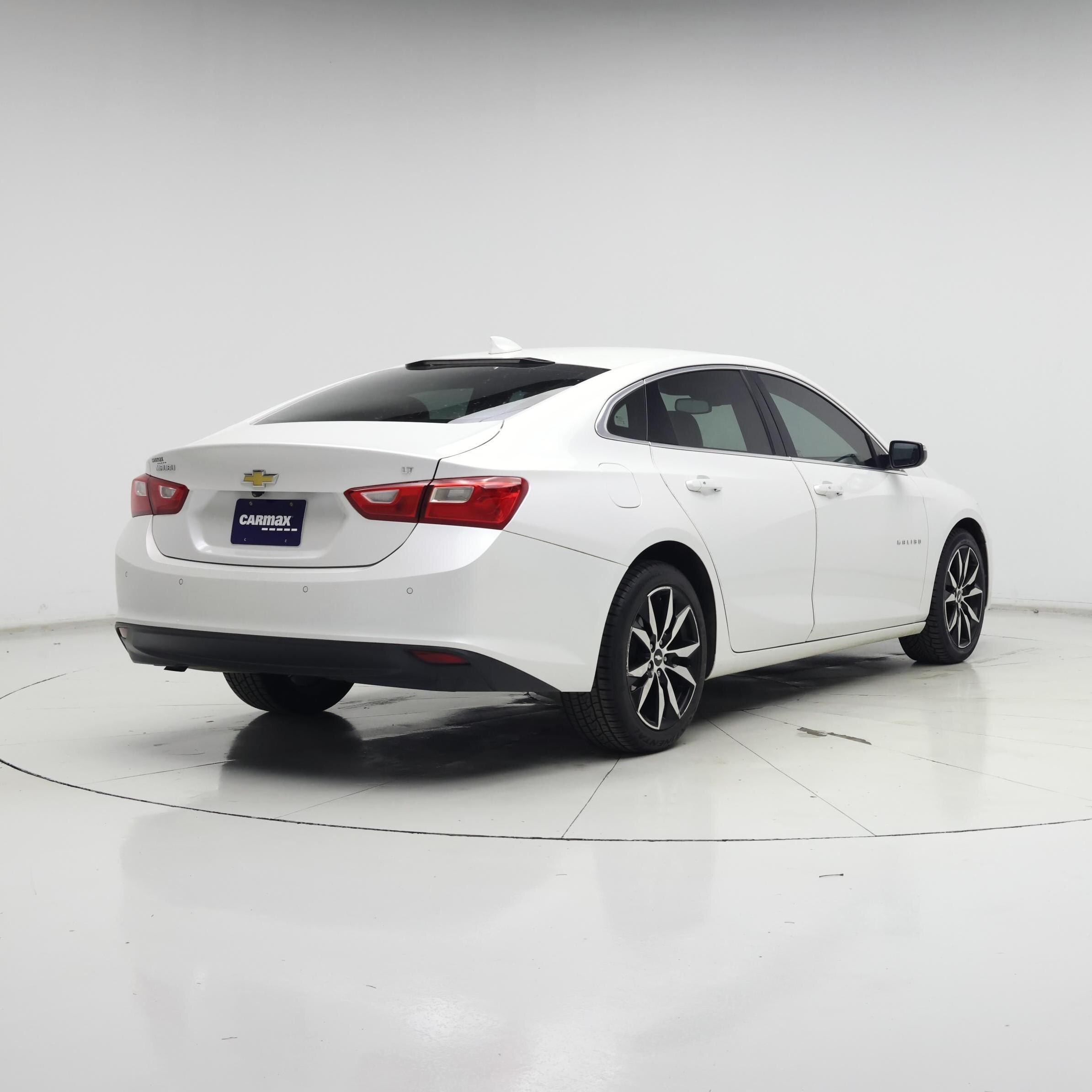 Thumbnail: 2018 Chevrolet Malibu - 8