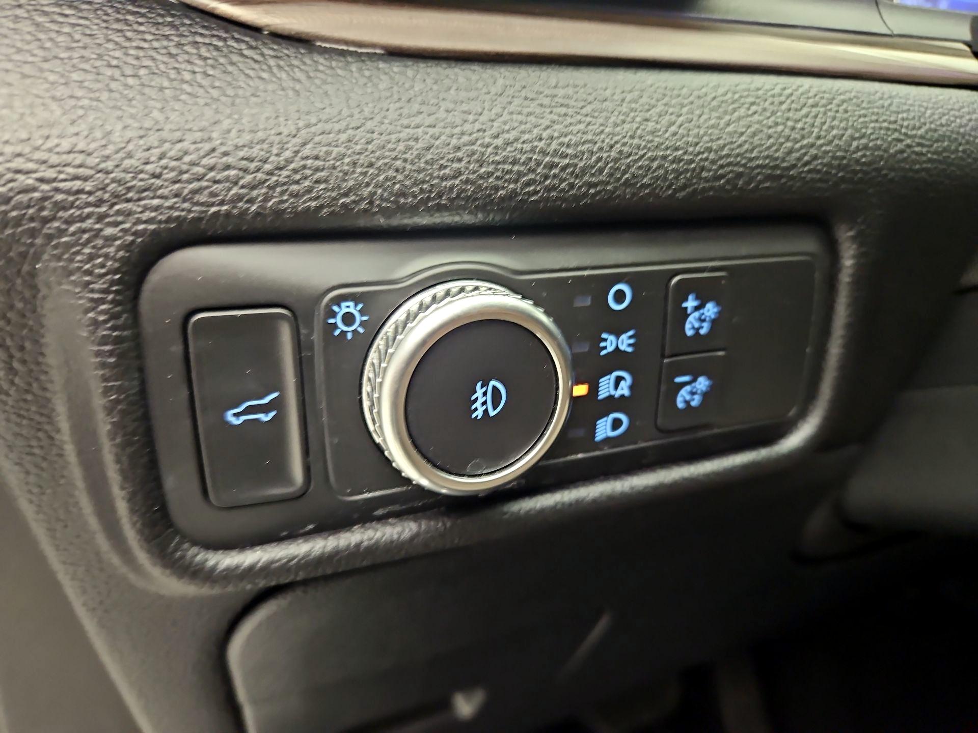 Thumbnail: 2021 Ford Explorer - 13