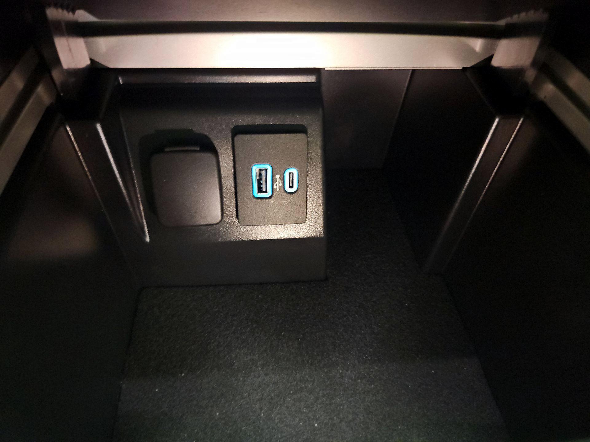 Thumbnail: 2021 Ford Explorer - 19