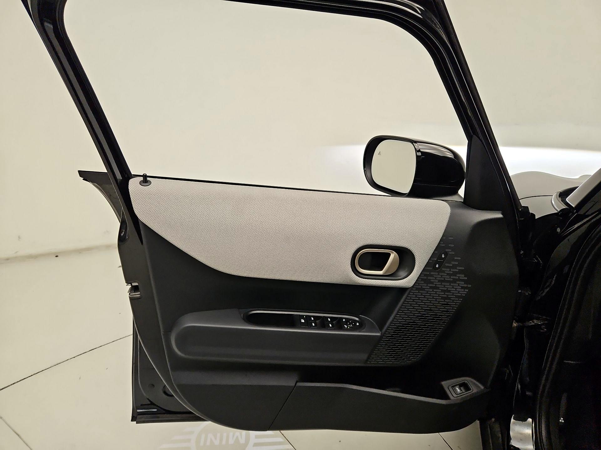 Thumbnail: 2025 MINI Cooper Hardtop - 12