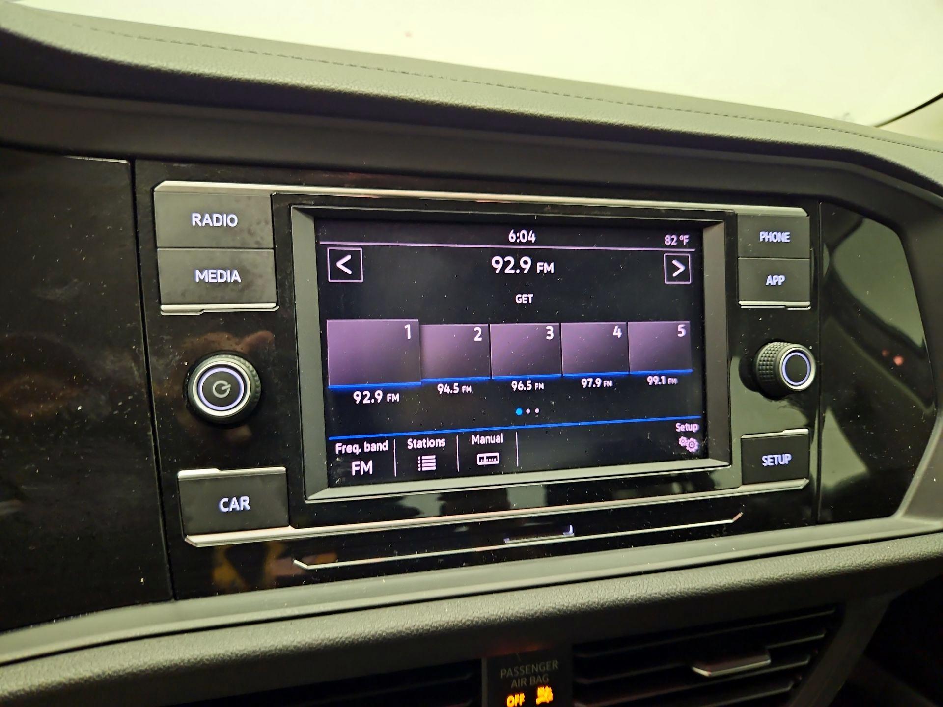 Thumbnail: 2019 Volkswagen Jetta - 15