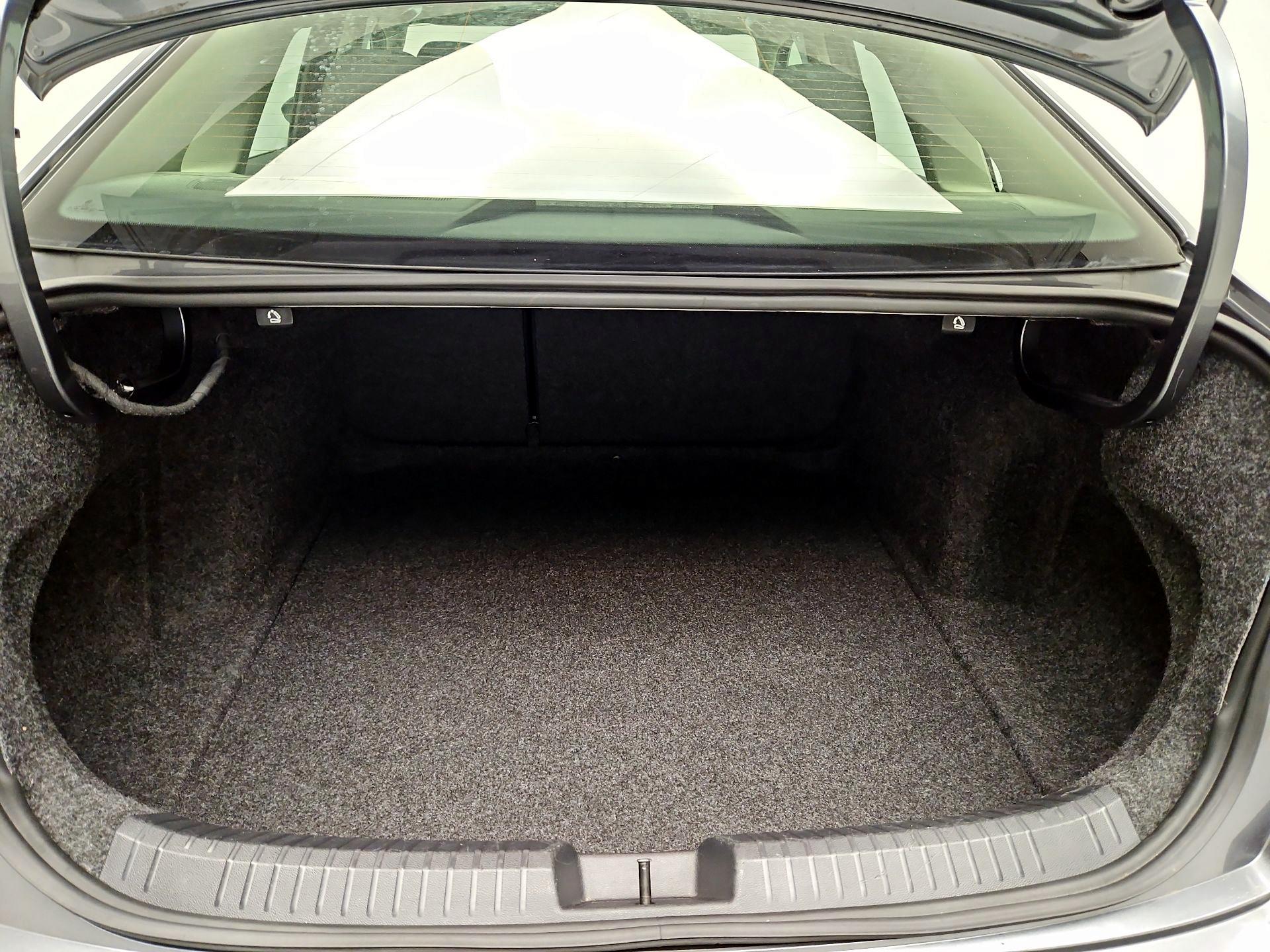 Thumbnail: 2019 Volkswagen Jetta - 20