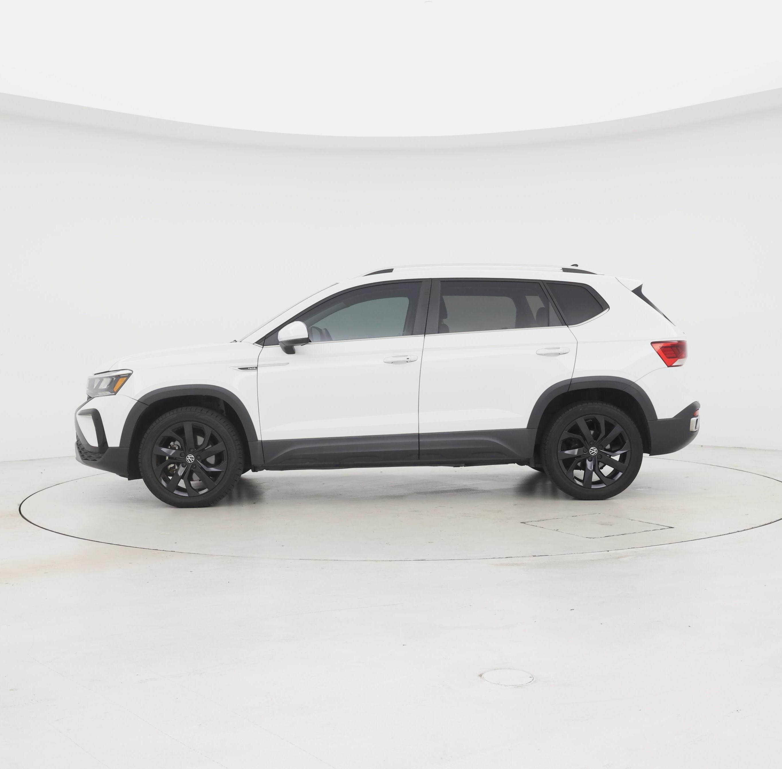 Thumbnail: 2022 Volkswagen Taos - 3