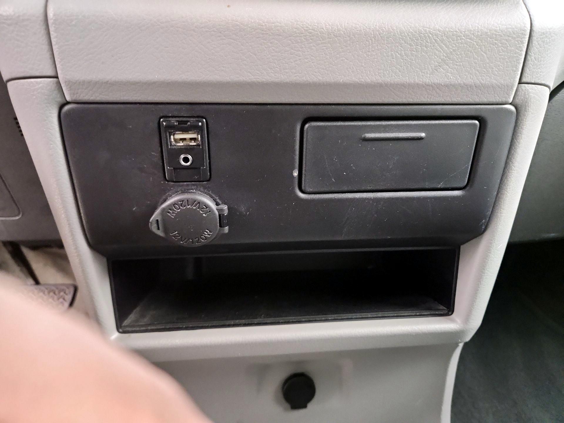 Thumbnail: 2016 Toyota Sienna - 18