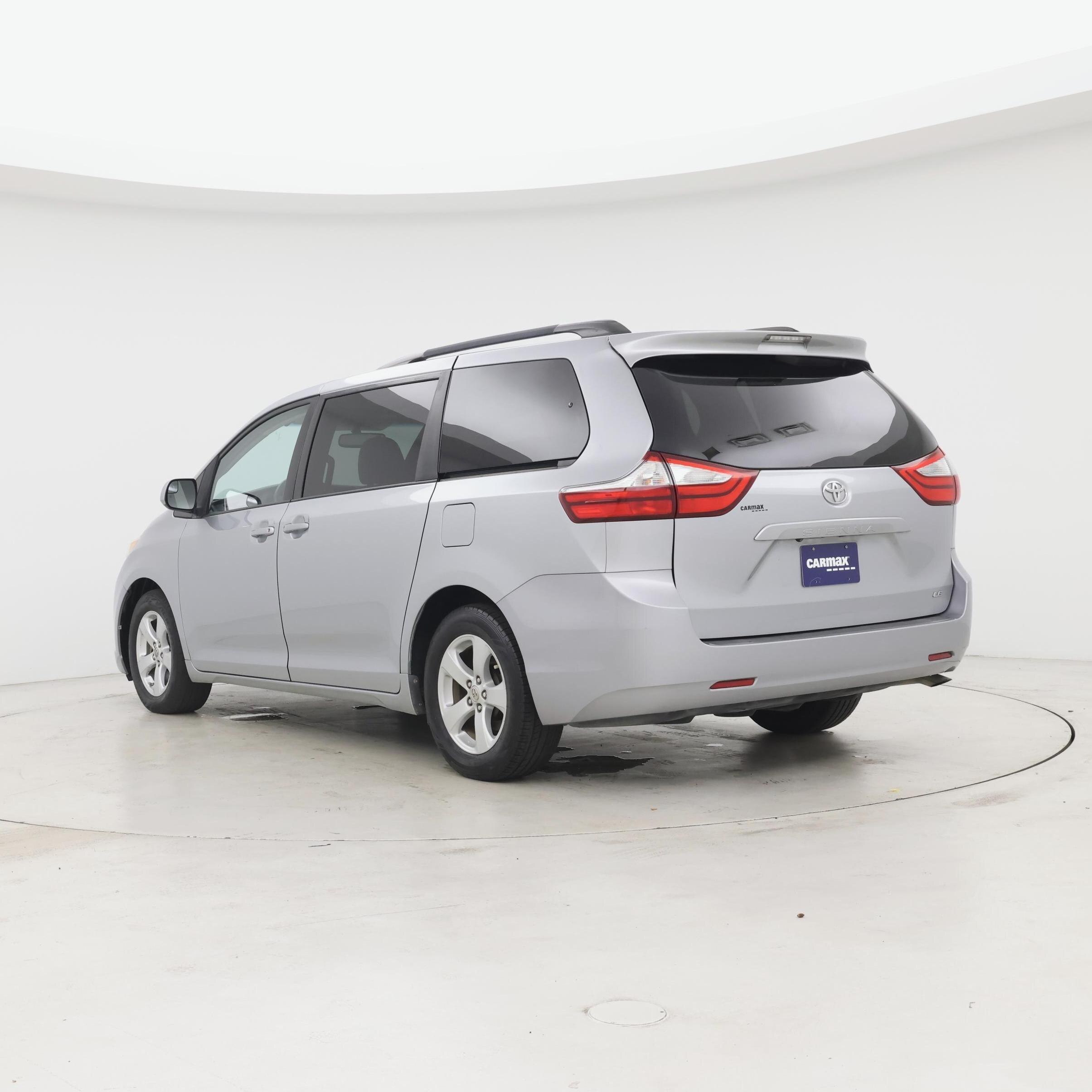 Thumbnail: 2016 Toyota Sienna - 2