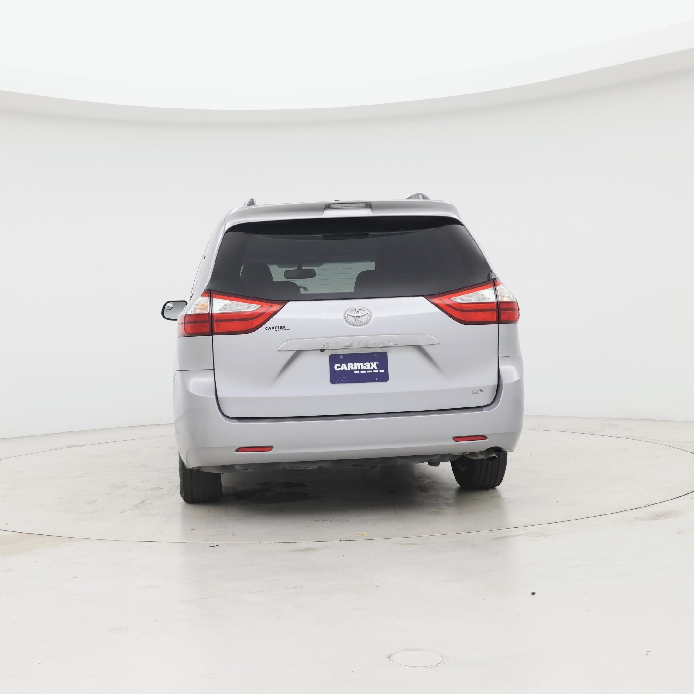 Thumbnail: 2016 Toyota Sienna - 6