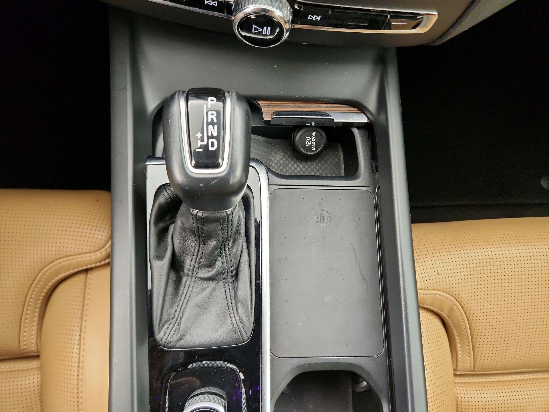 Thumbnail: 2021 Volvo XC60 - 18