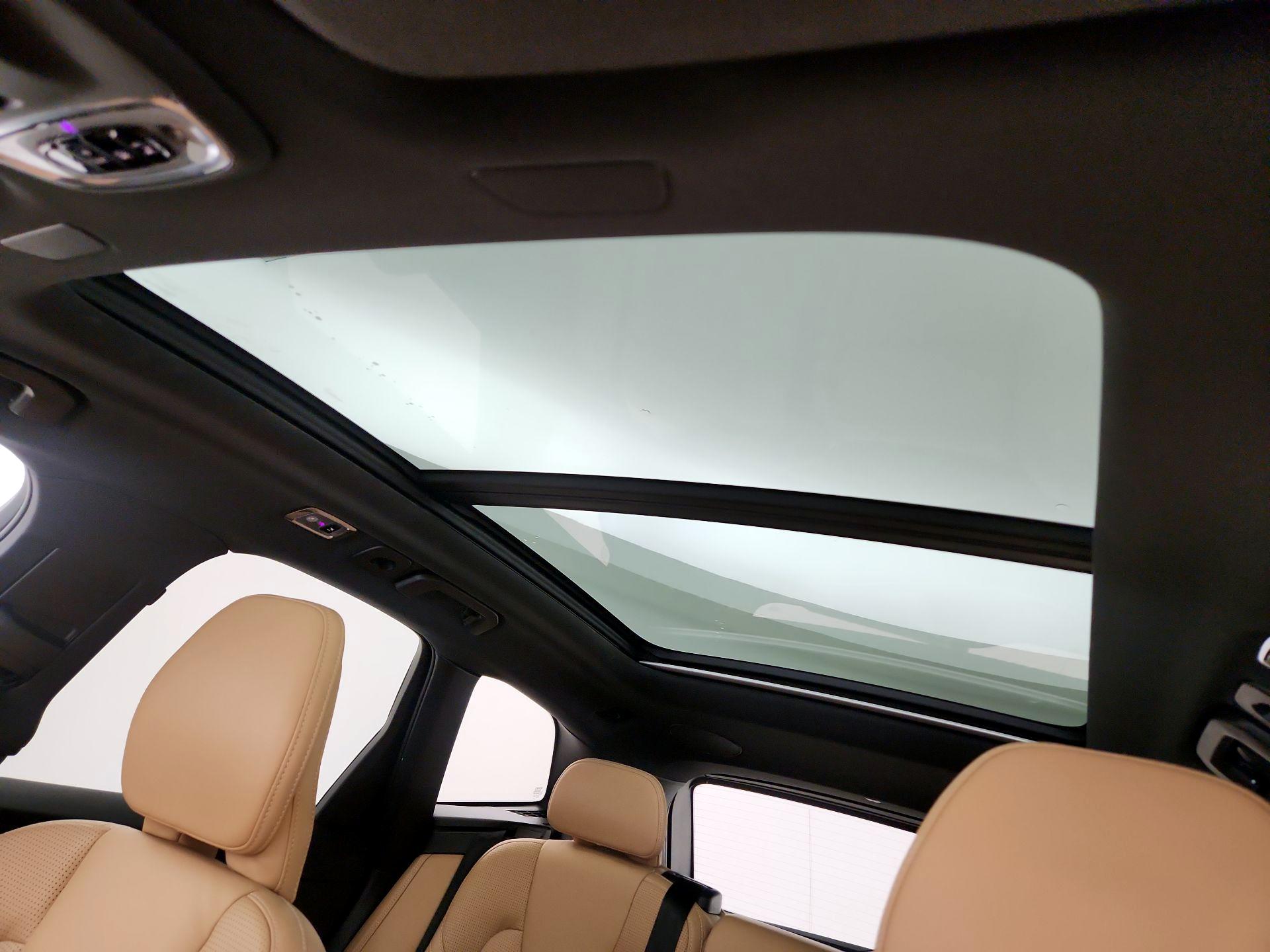 Thumbnail: 2021 Volvo XC60 - 20