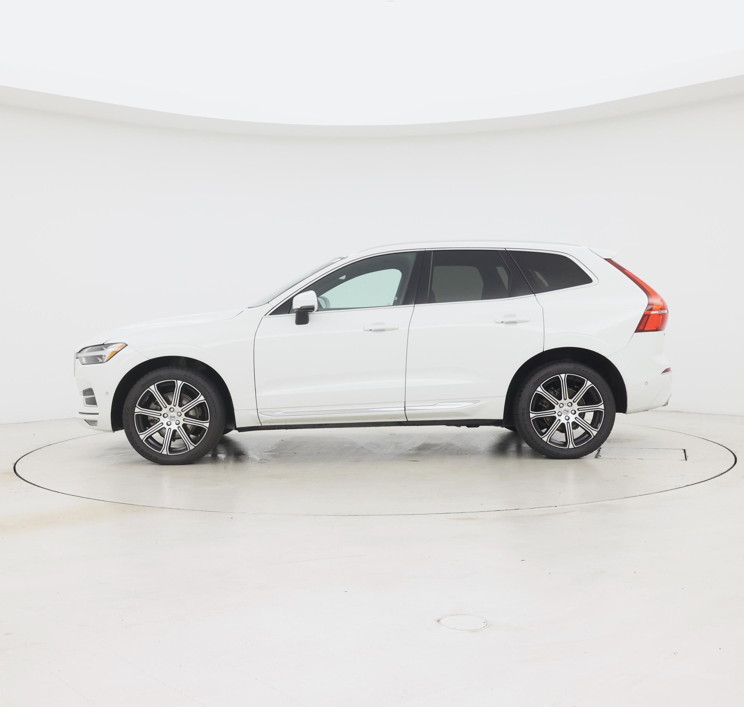 Thumbnail: 2021 Volvo XC60 - 3