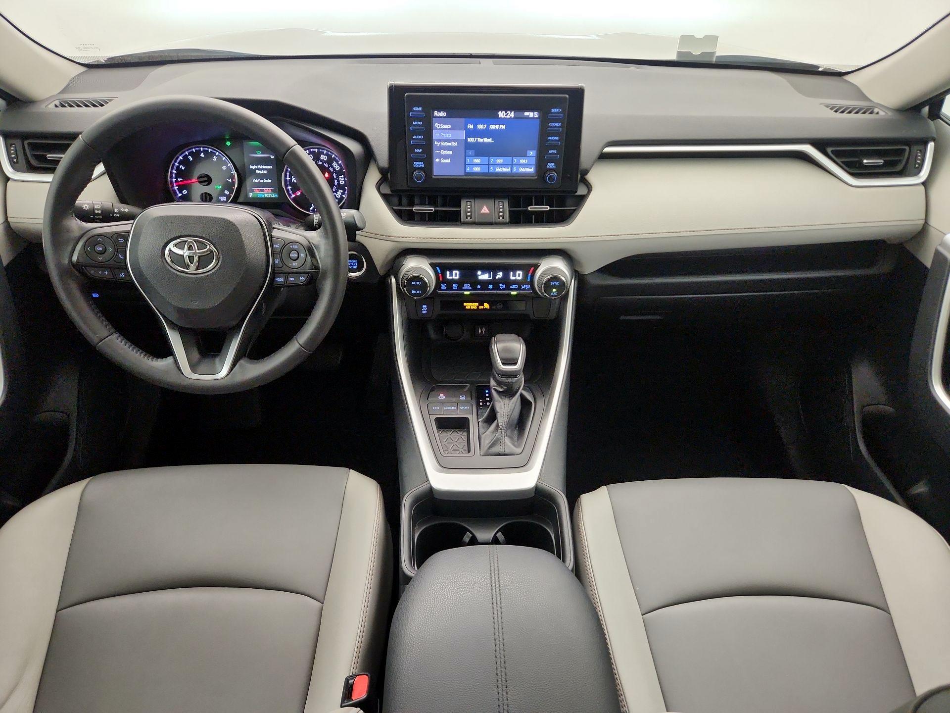 Thumbnail: 2019 Toyota RAV4 - 9