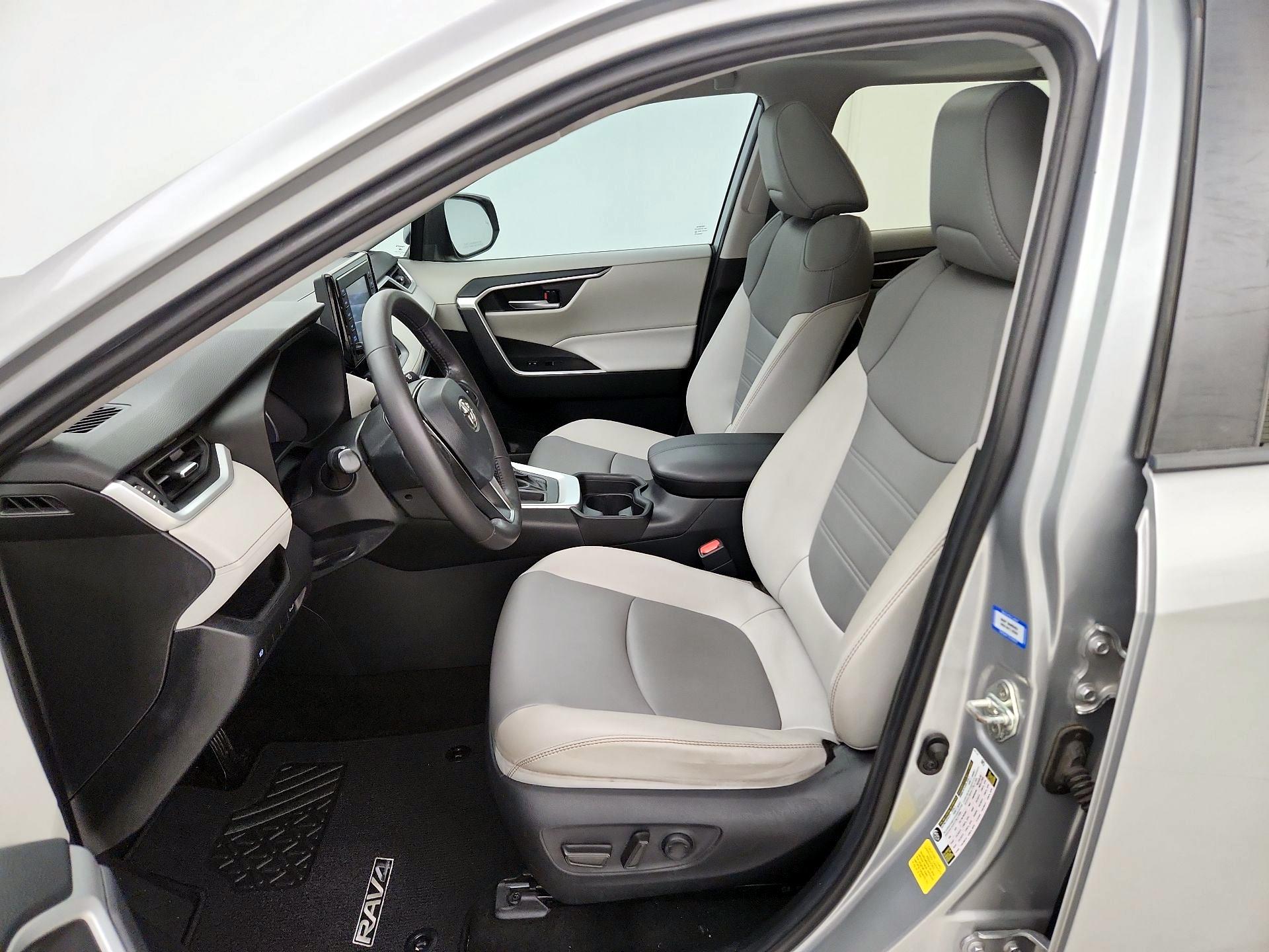 Thumbnail: 2019 Toyota RAV4 - 11