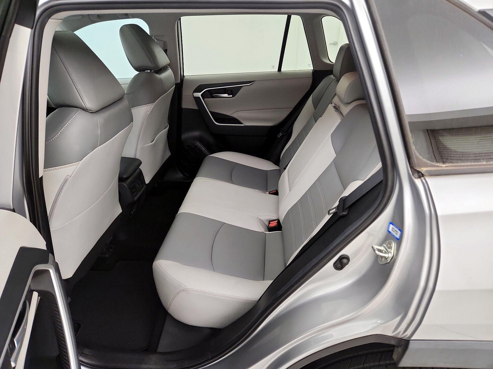 Thumbnail: 2019 Toyota RAV4 - 20