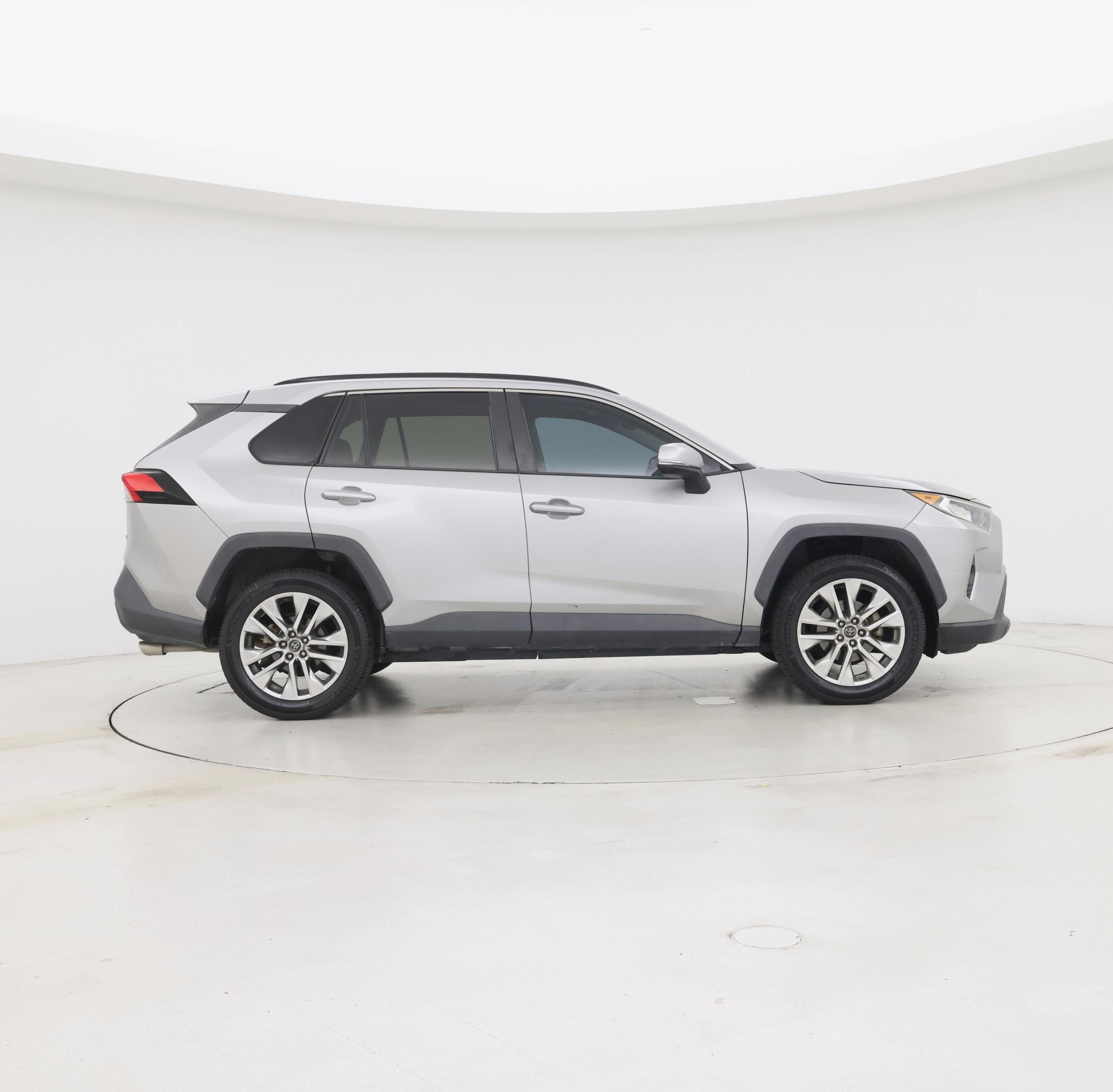 Thumbnail: 2019 Toyota RAV4 - 7