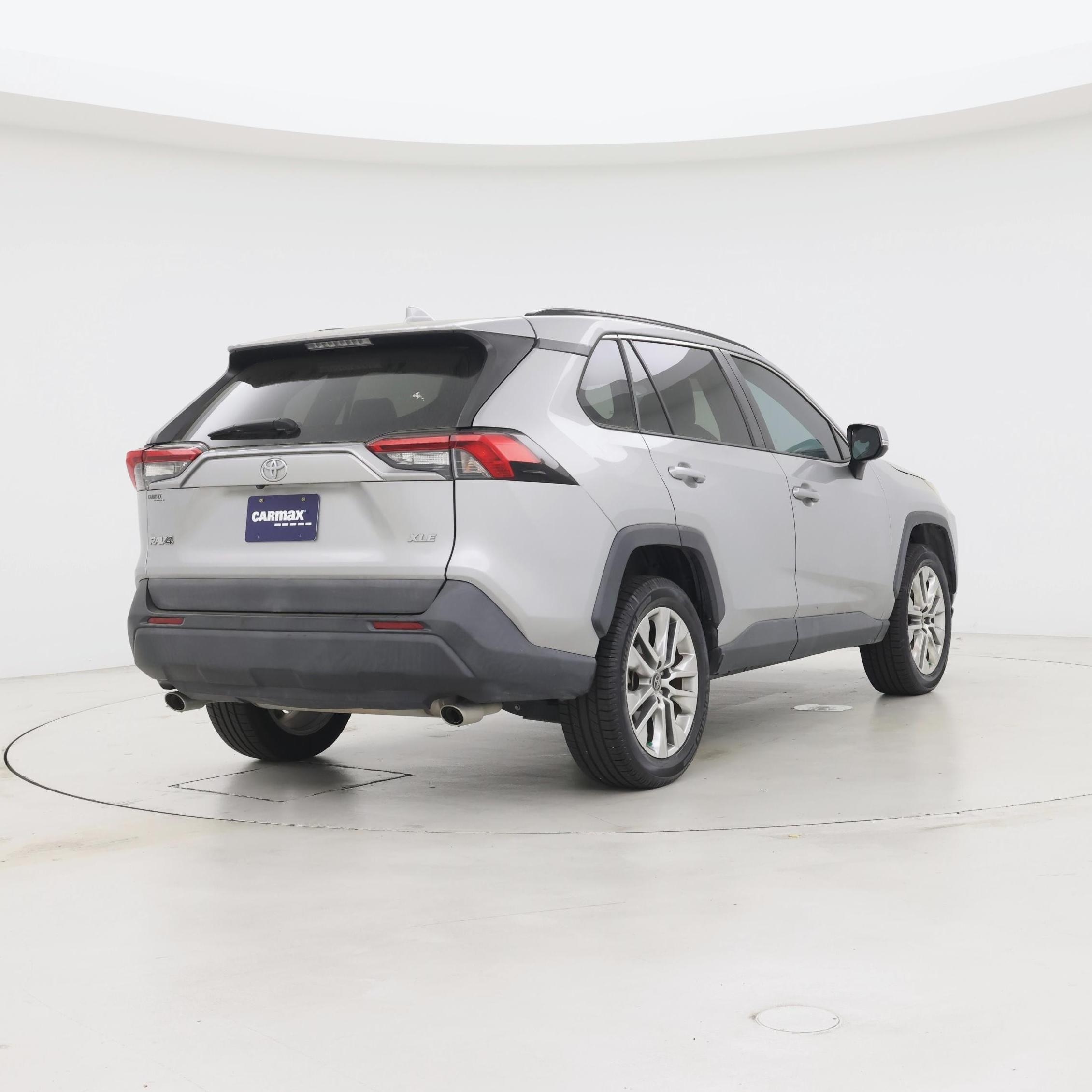 Thumbnail: 2019 Toyota RAV4 - 8