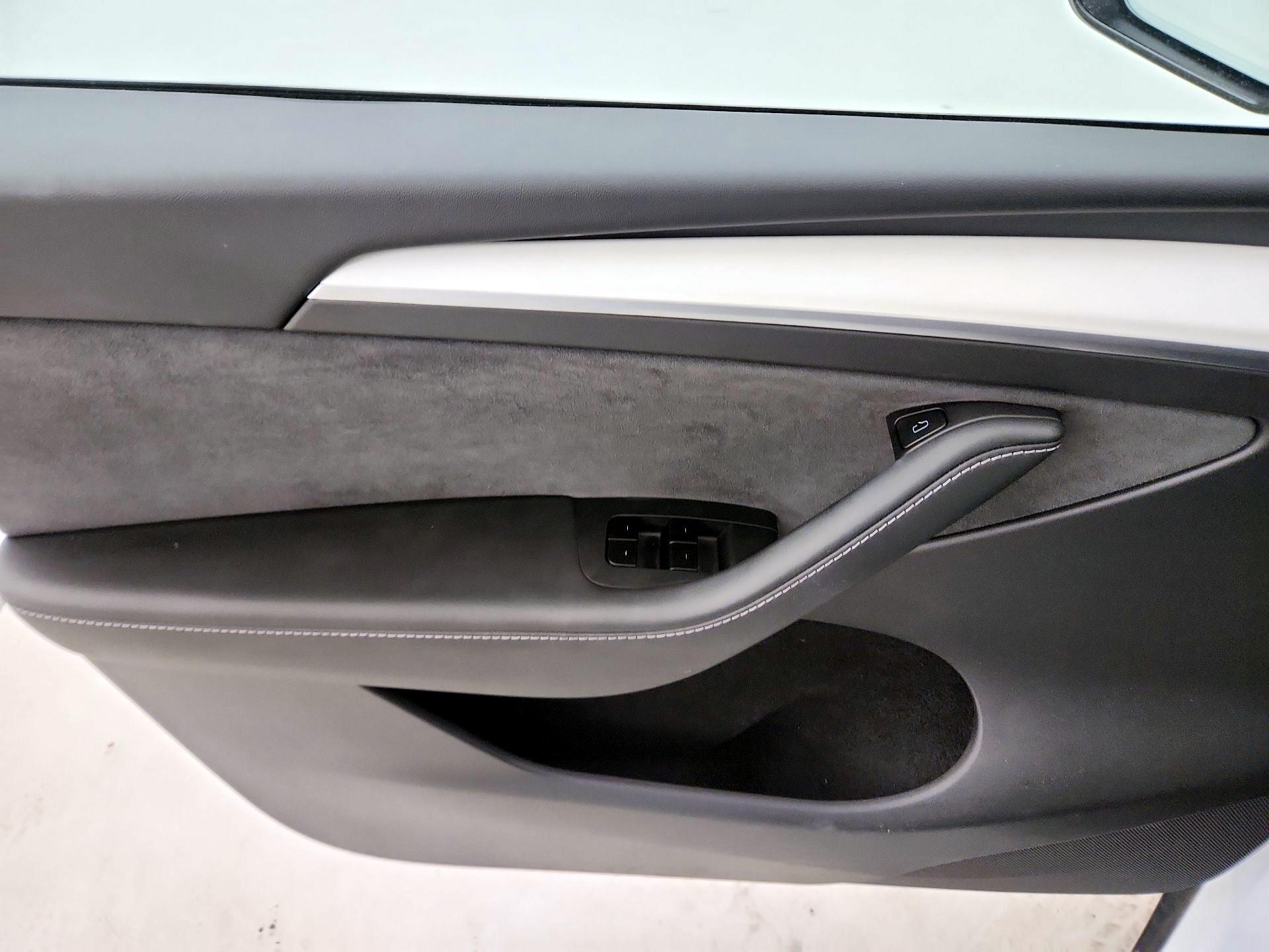 Thumbnail: 2025 Tesla Model Y - 12