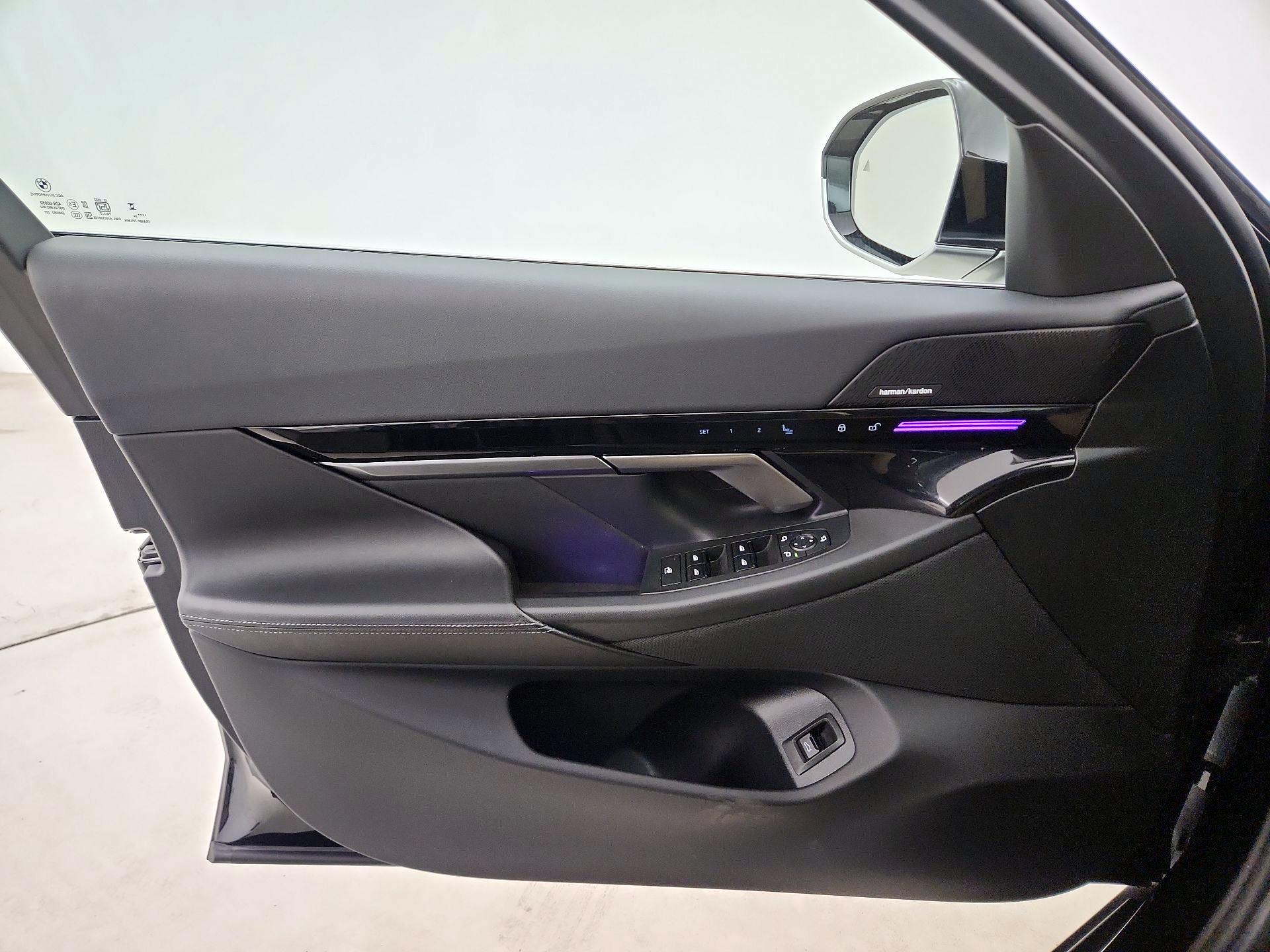 Thumbnail: 2024 BMW 5 Series - 12