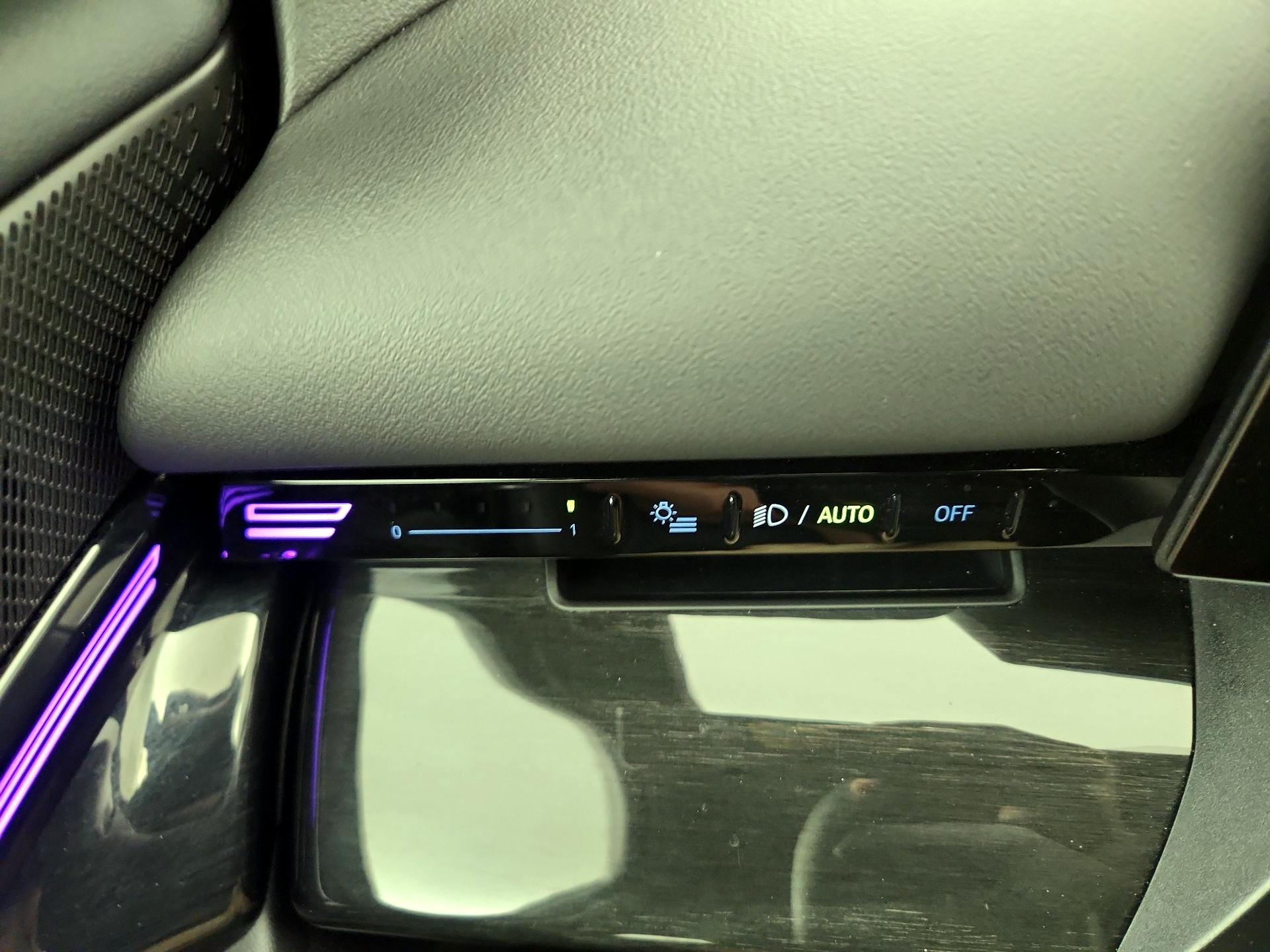 Thumbnail: 2024 BMW 5 Series - 13