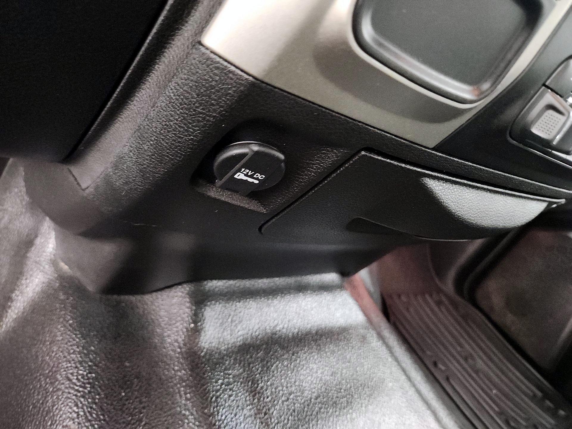 Thumbnail: 2019 RAM 1500 Classic - 15