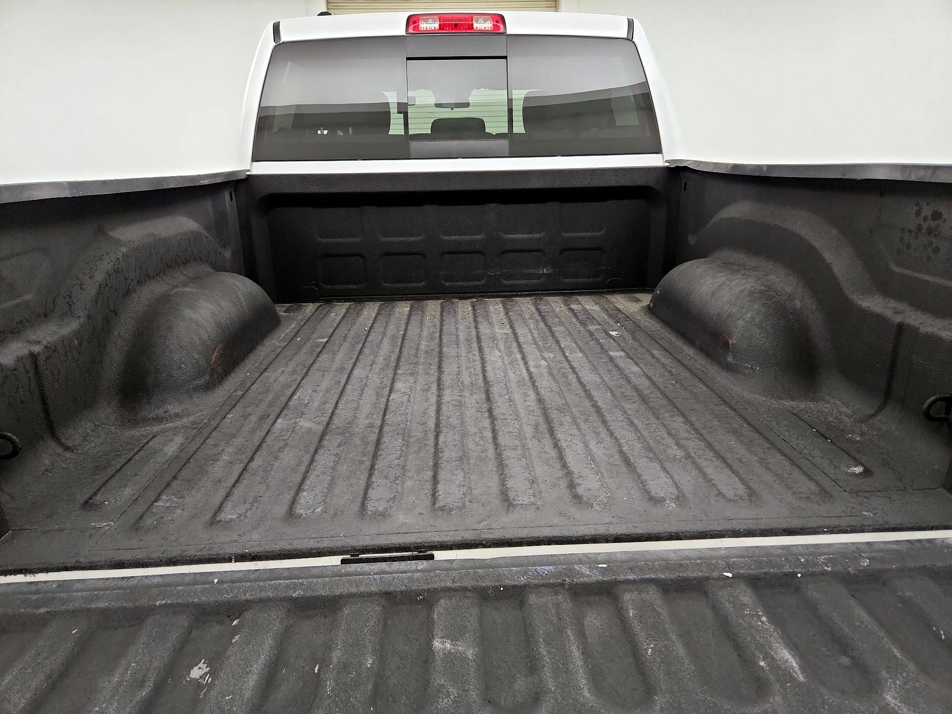 Thumbnail: 2019 RAM 1500 Classic - 17