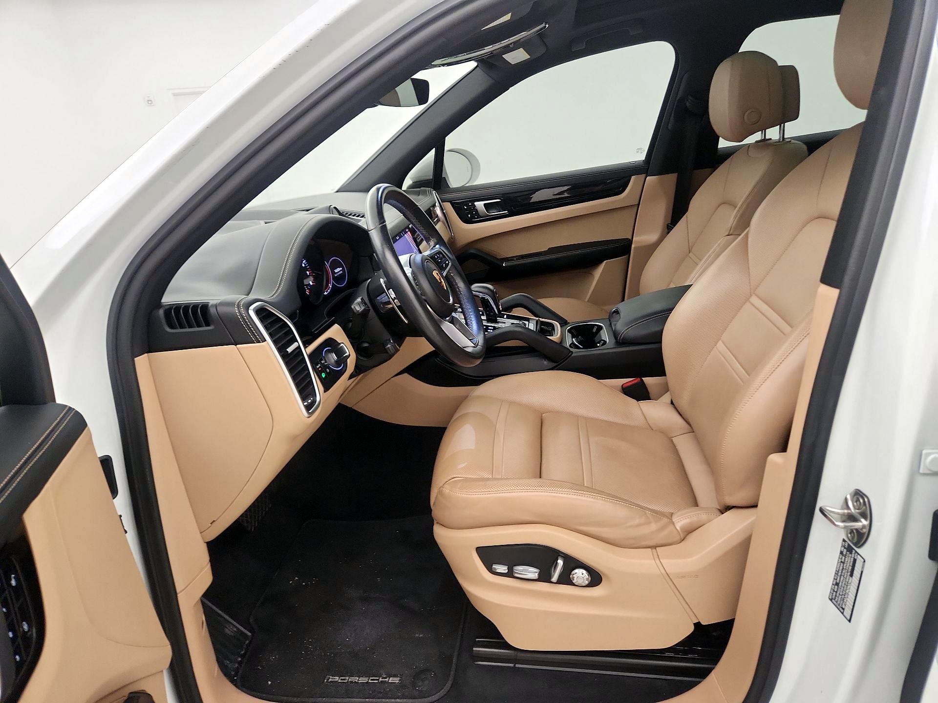 Thumbnail: 2019 Porsche Cayenne - 9