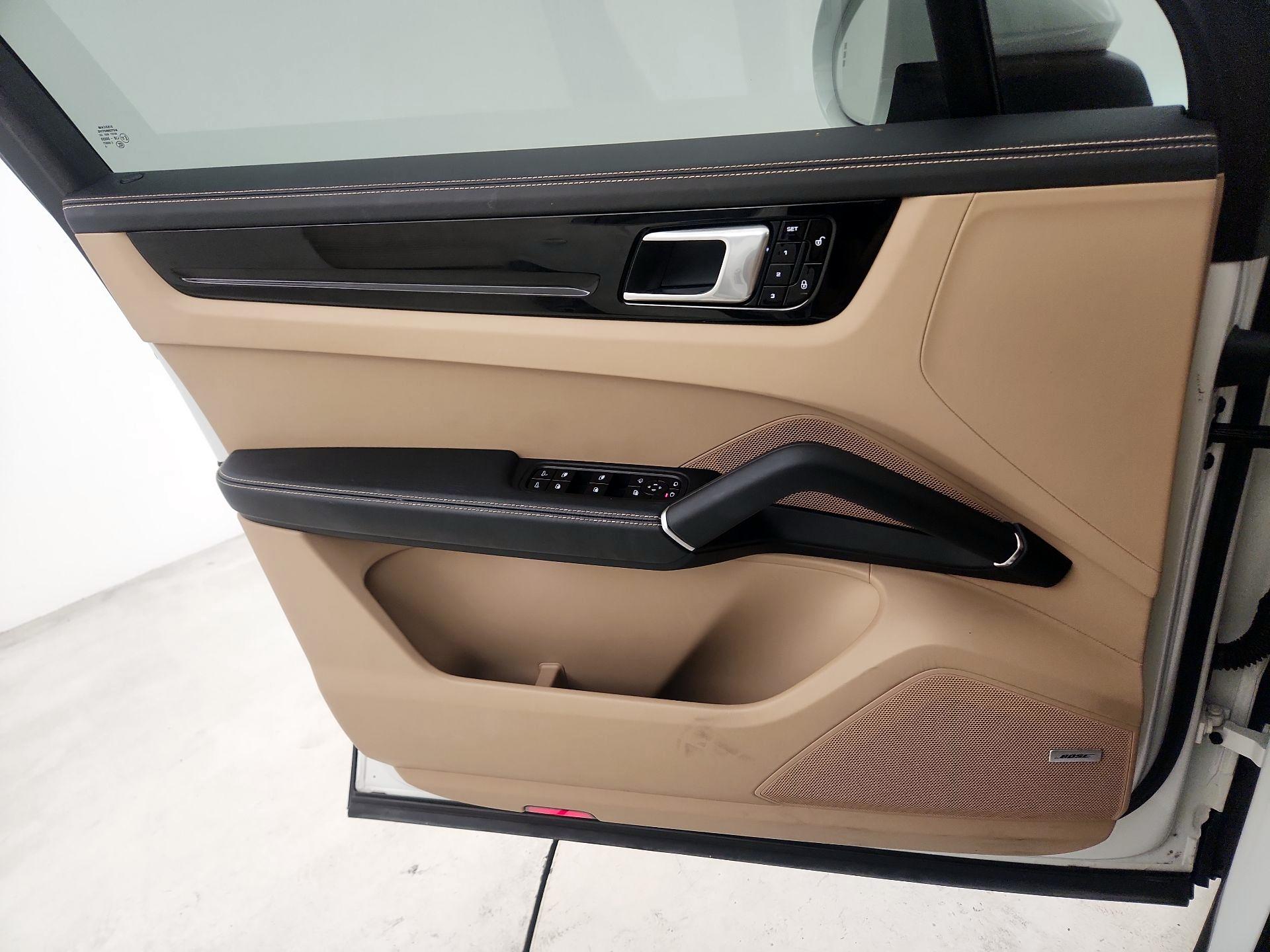 Thumbnail: 2019 Porsche Cayenne - 10