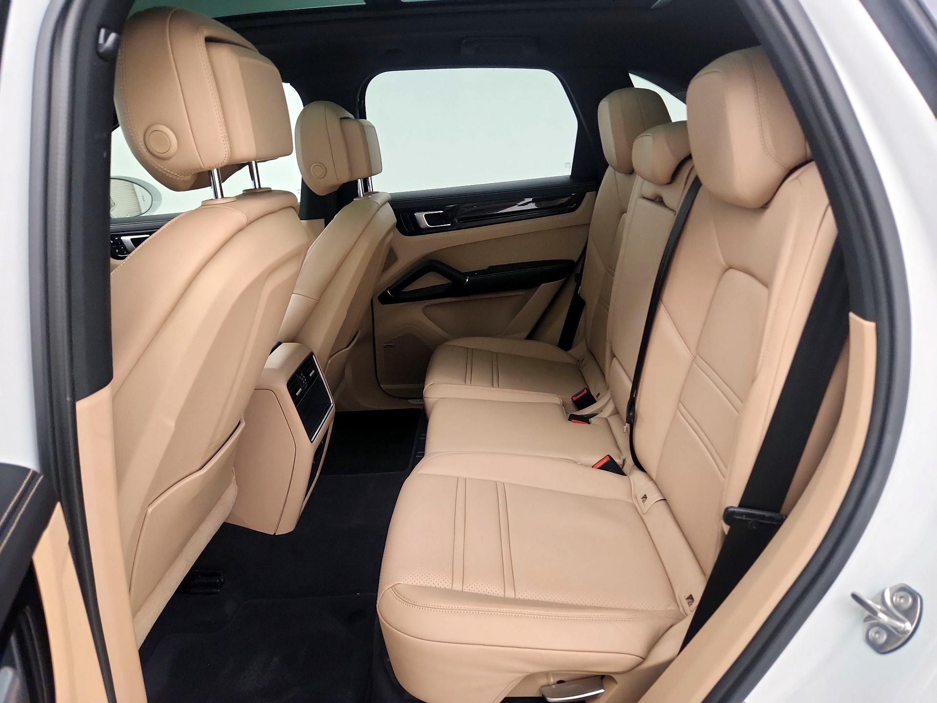 Thumbnail: 2019 Porsche Cayenne - 19
