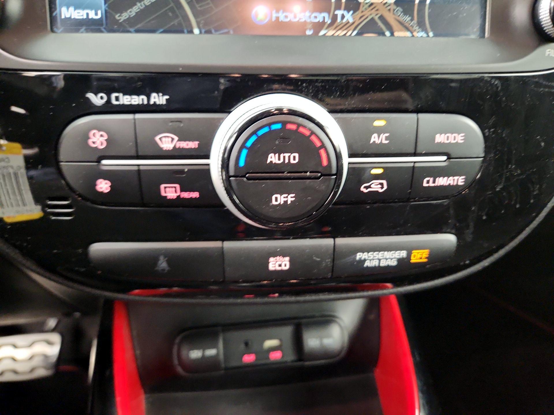 Thumbnail: 2015 Kia Soul - 17