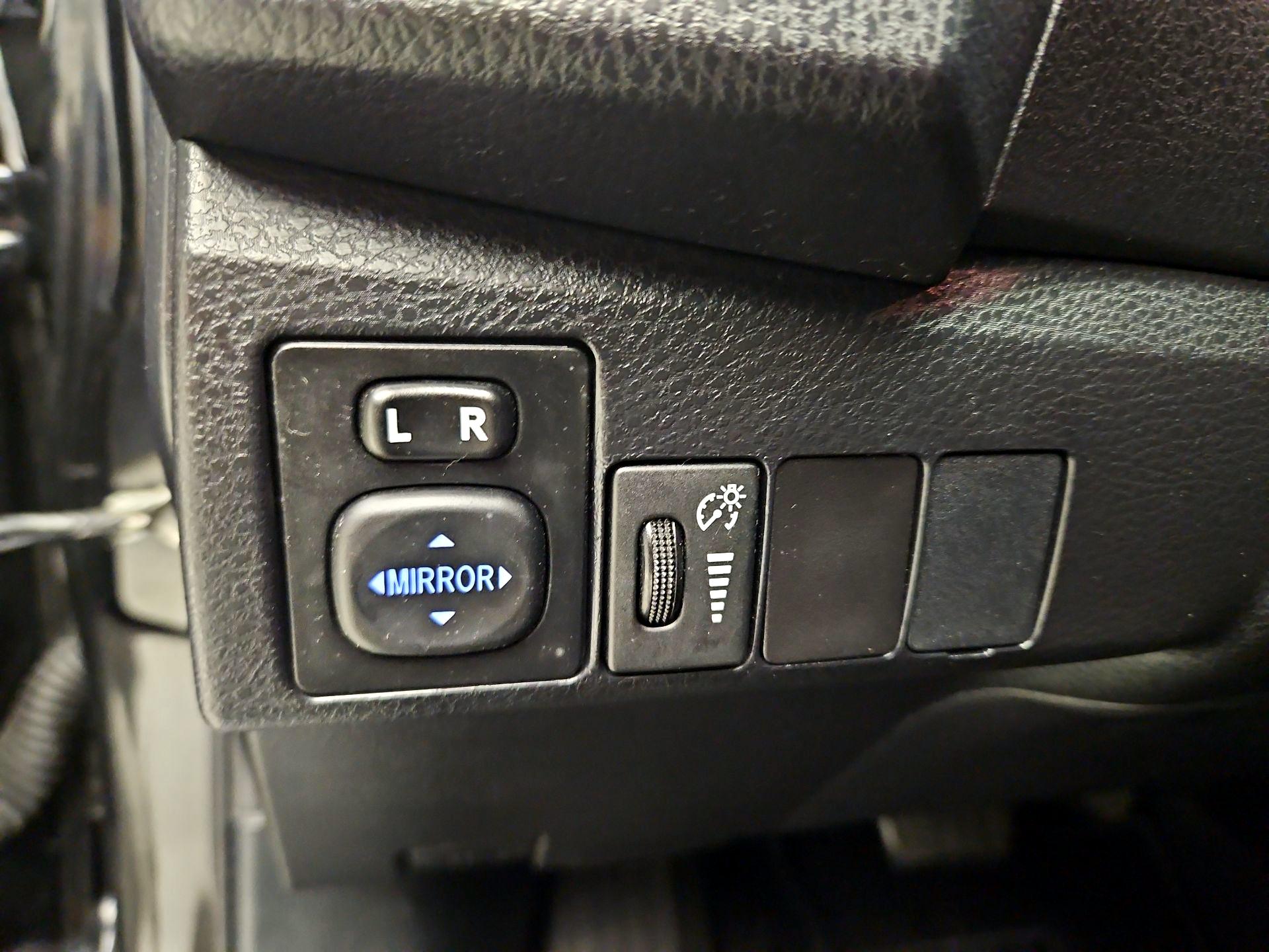 Thumbnail: 2014 Toyota Corolla - 13