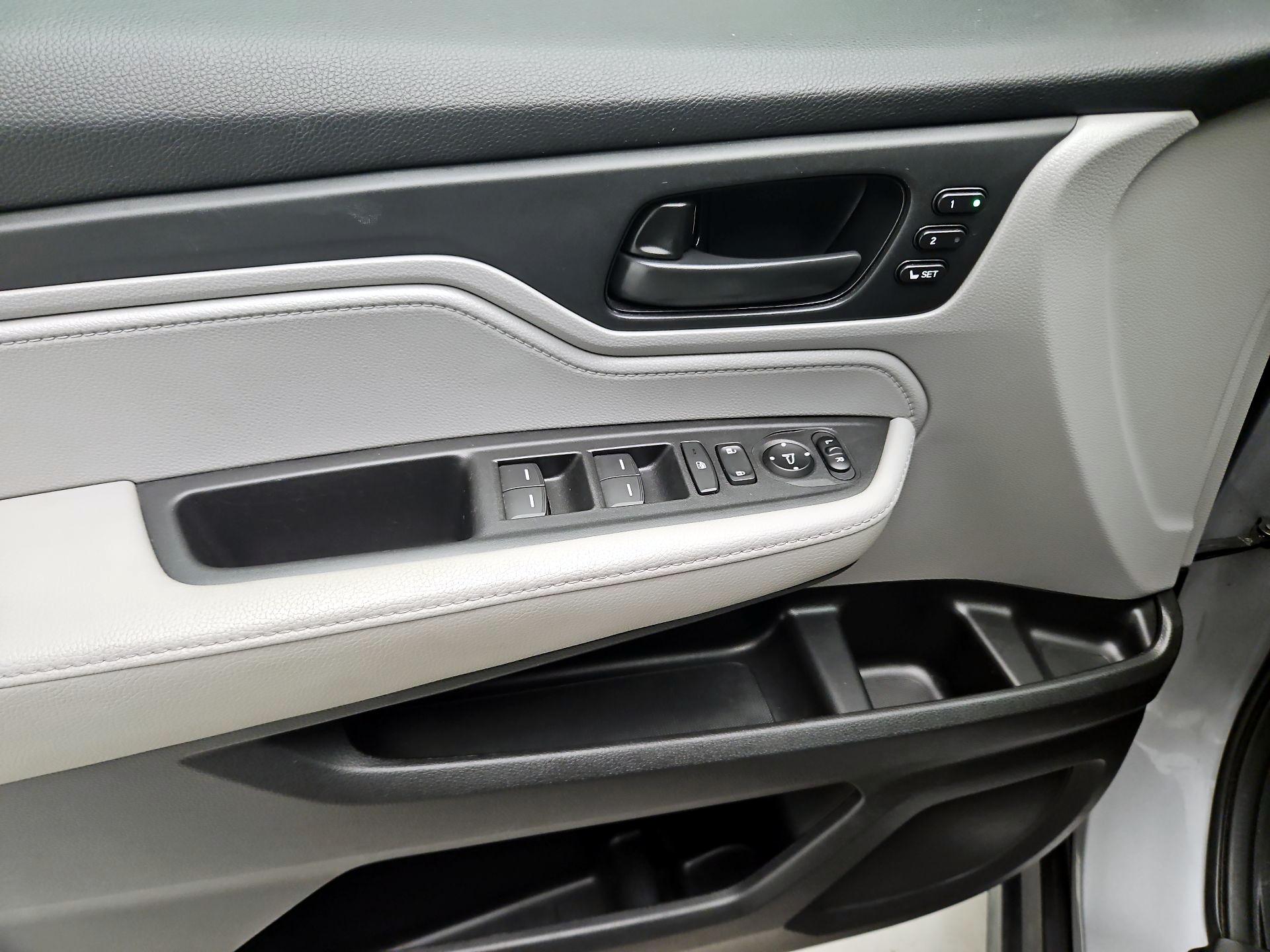 Thumbnail: 2019 Honda Odyssey - 12