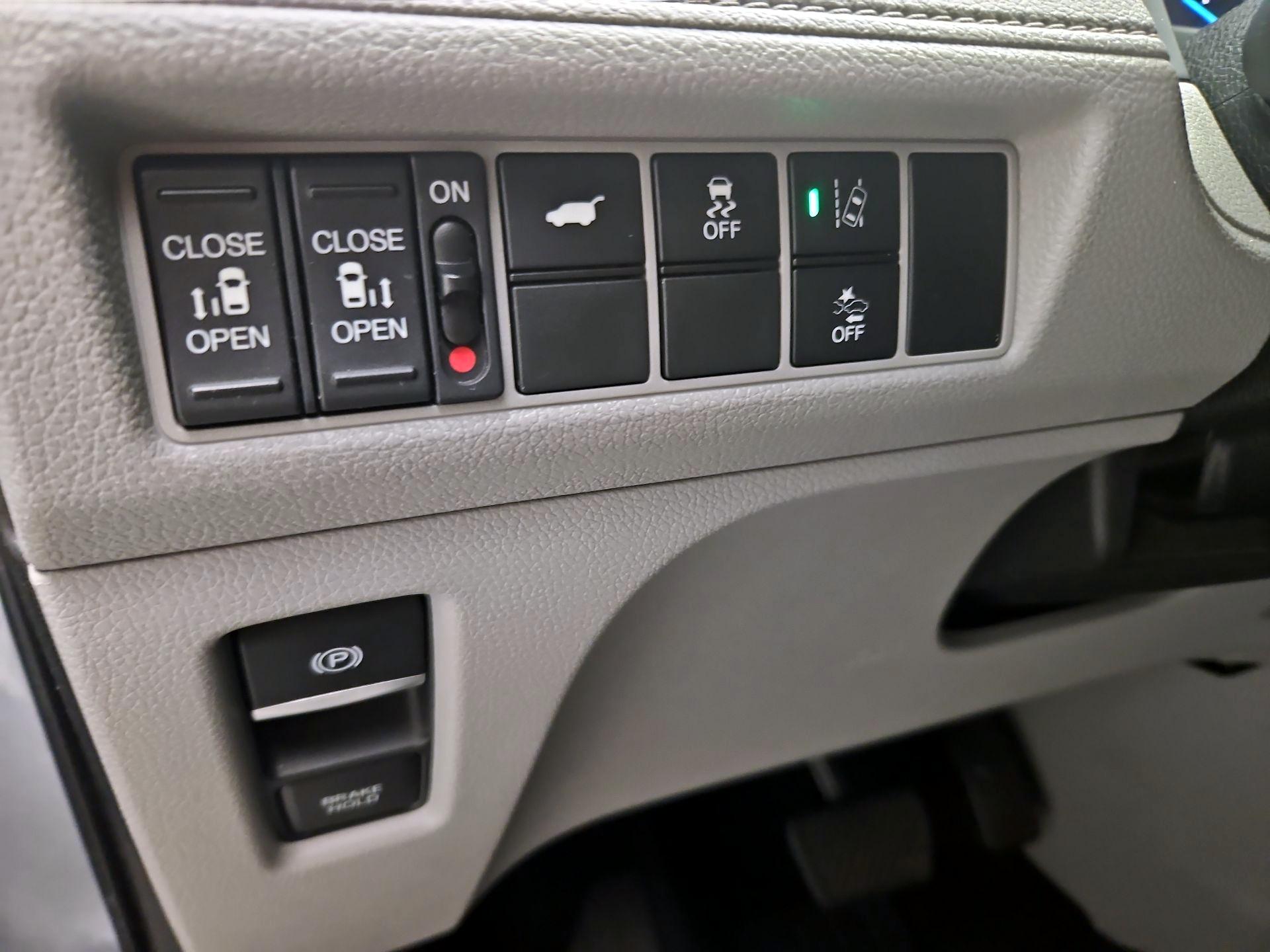 Thumbnail: 2019 Honda Odyssey - 13