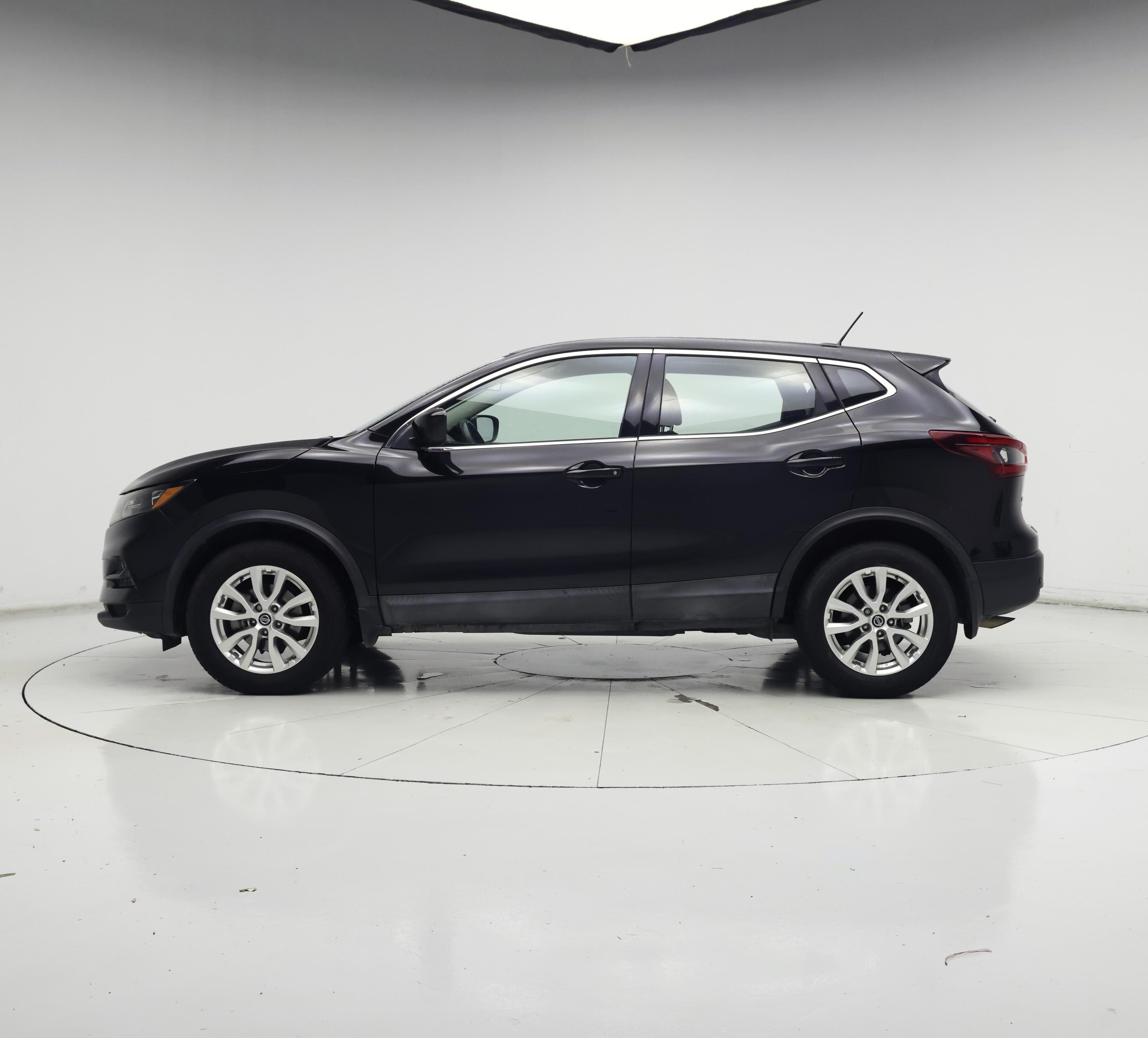 Thumbnail: 2020 Nissan Rogue Sport - 3