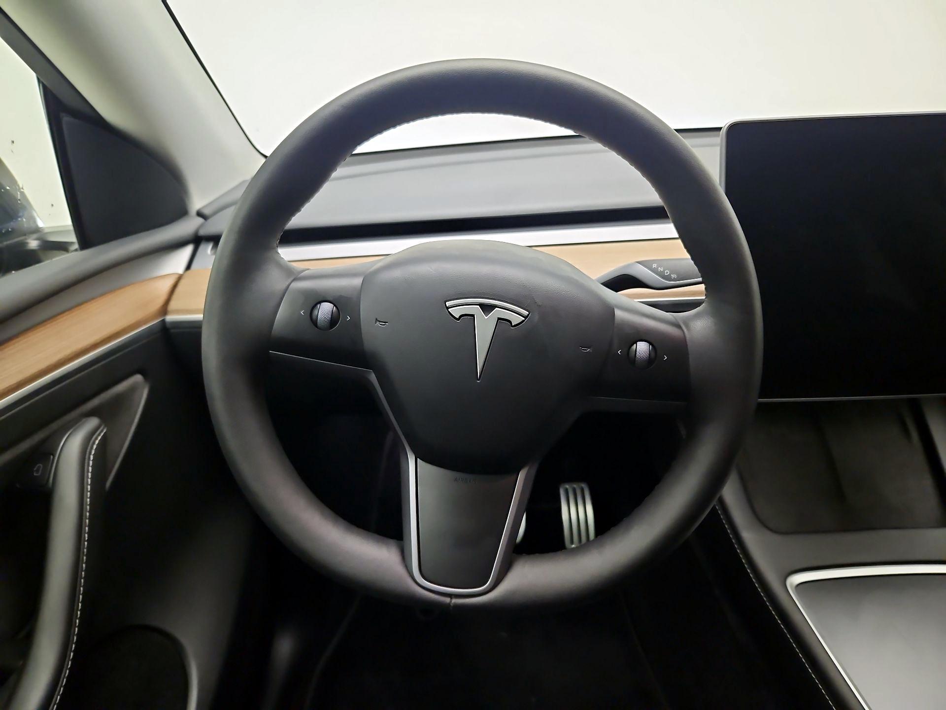 Thumbnail: 2023 Tesla Model Y - 10