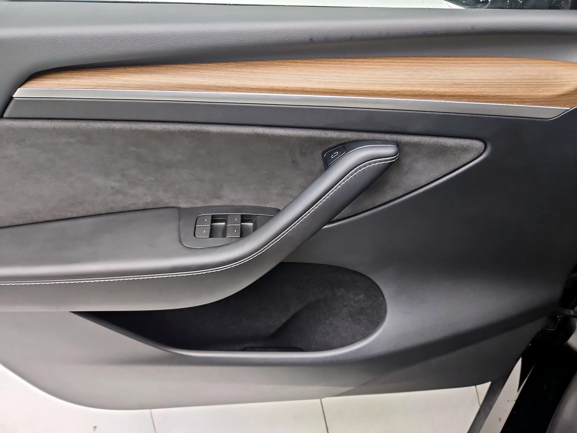 Thumbnail: 2023 Tesla Model Y - 12