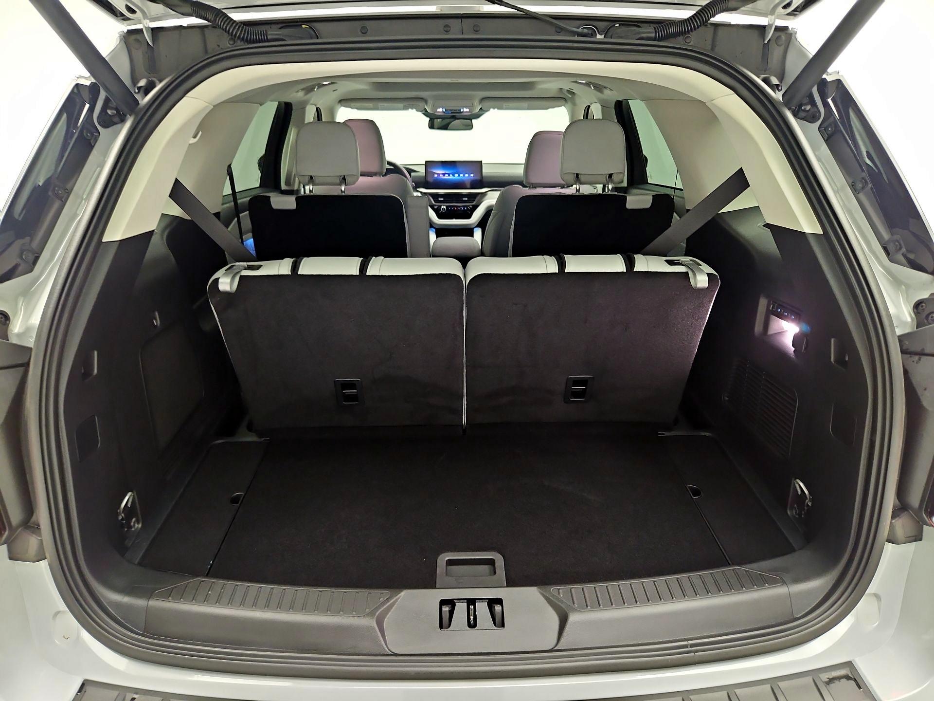 Thumbnail: 2025 Ford Explorer - 19