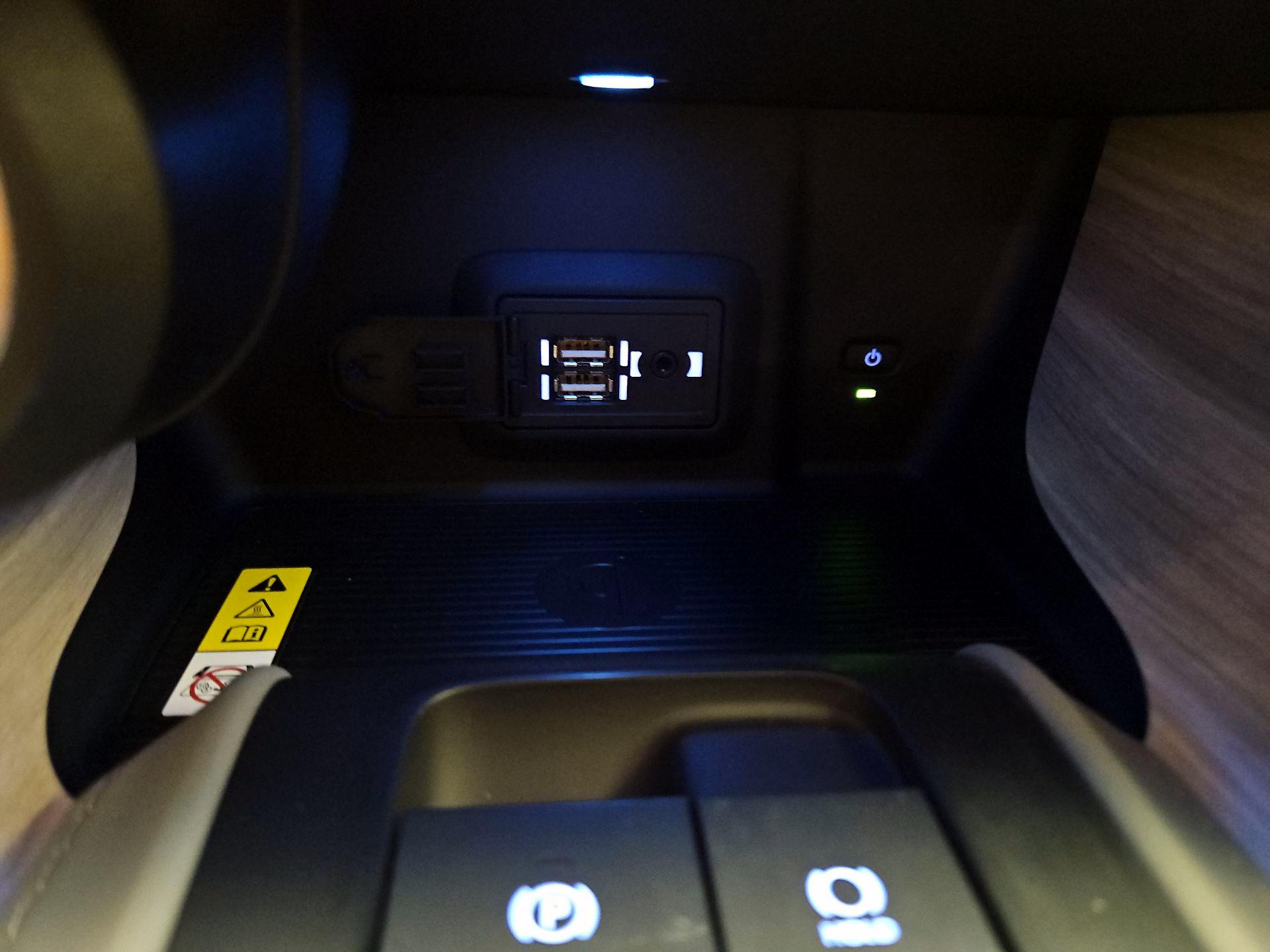 Thumbnail: 2021 Toyota Venza - 18