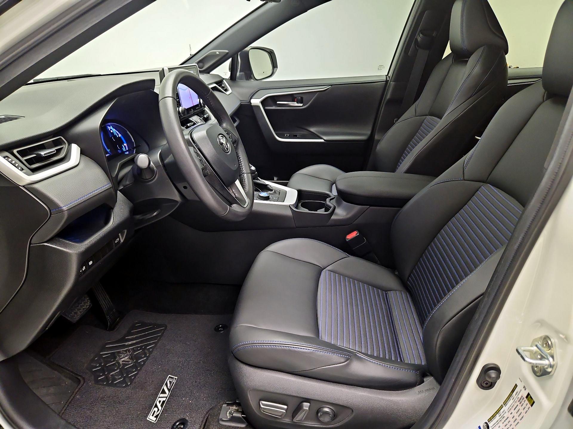 Thumbnail: 2020 Toyota RAV4 - 11