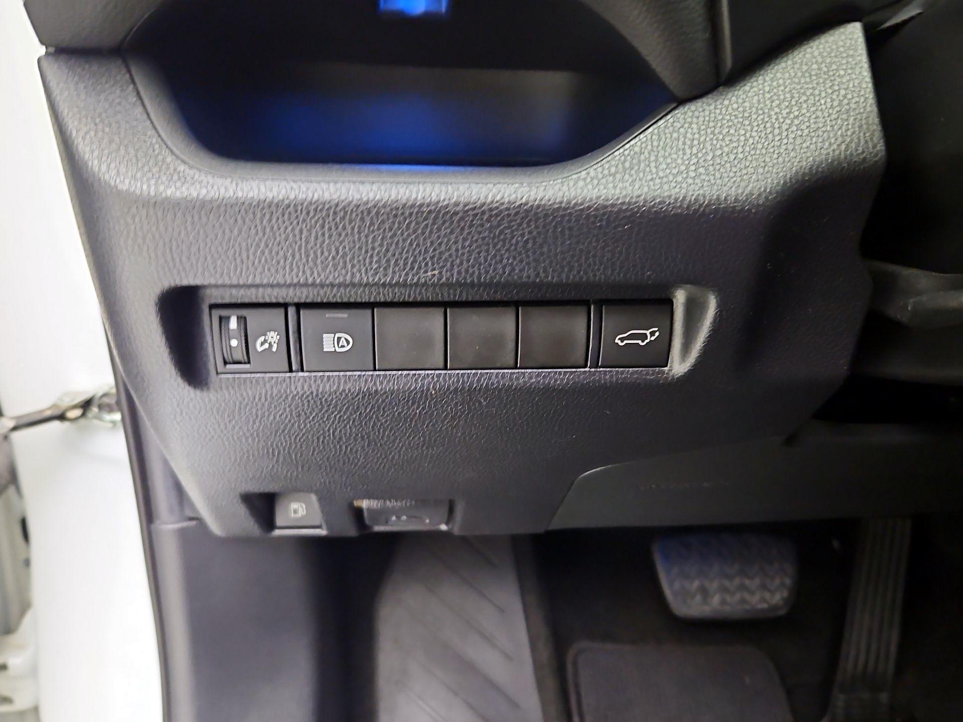 Thumbnail: 2020 Toyota RAV4 - 13